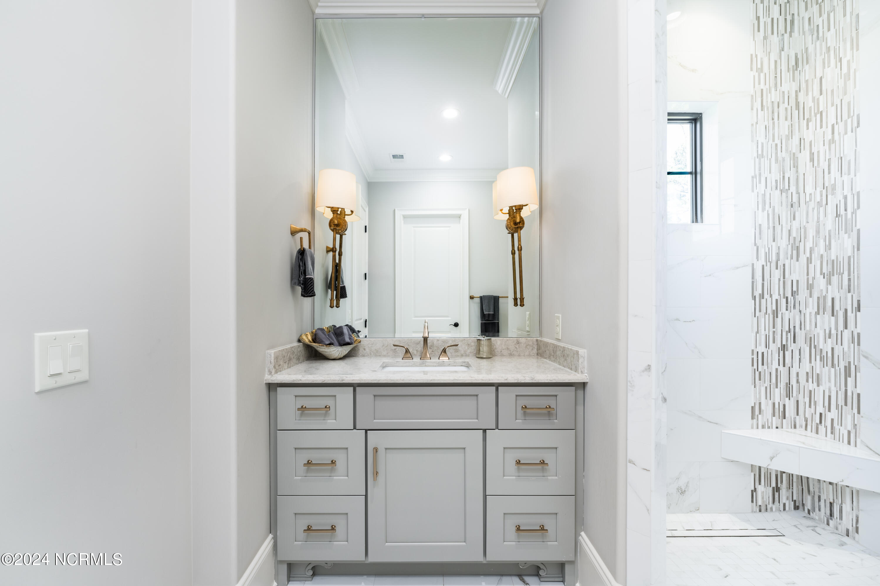 2544 Mariners Way SE