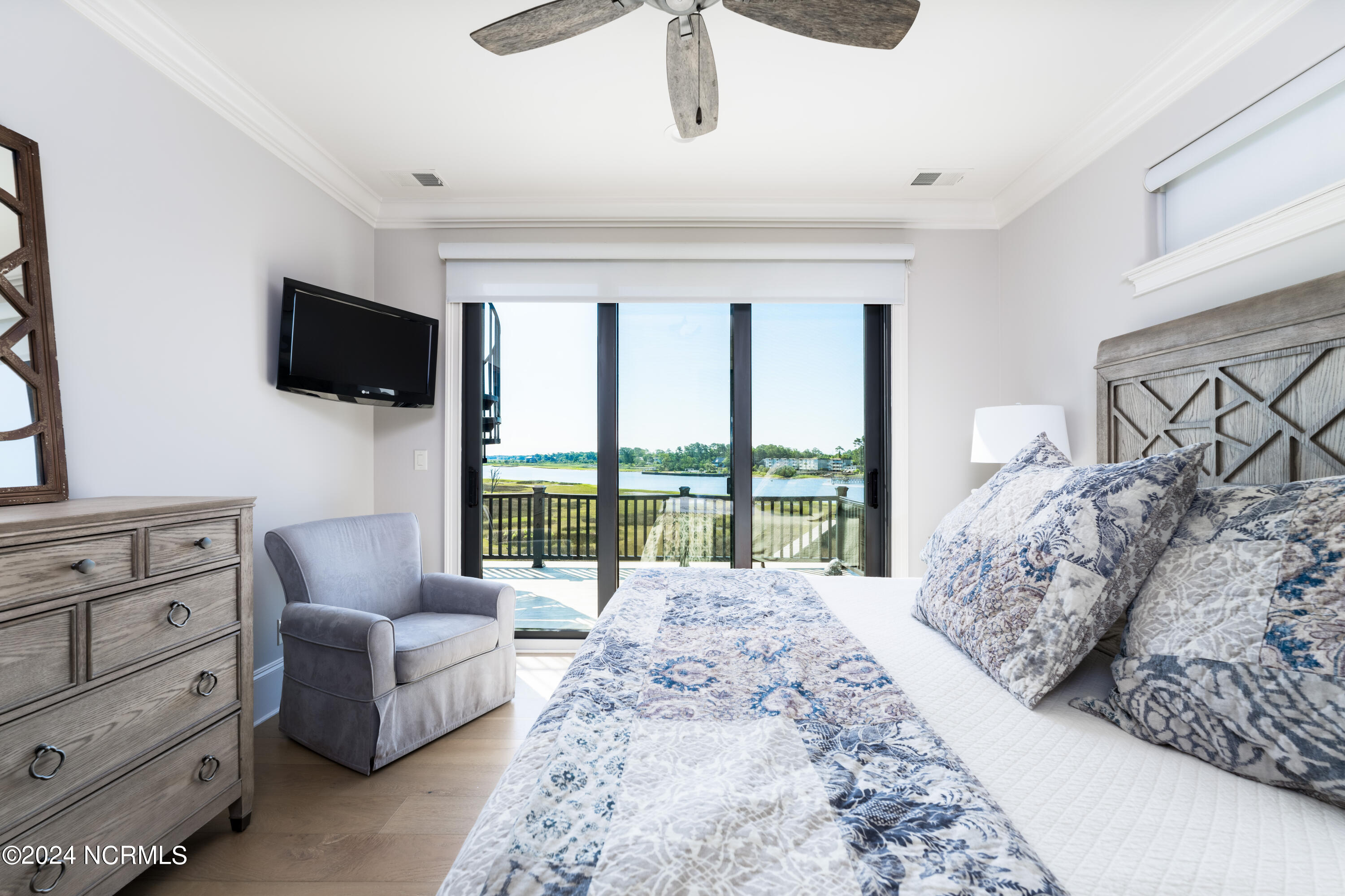 2544 Mariners Way SE