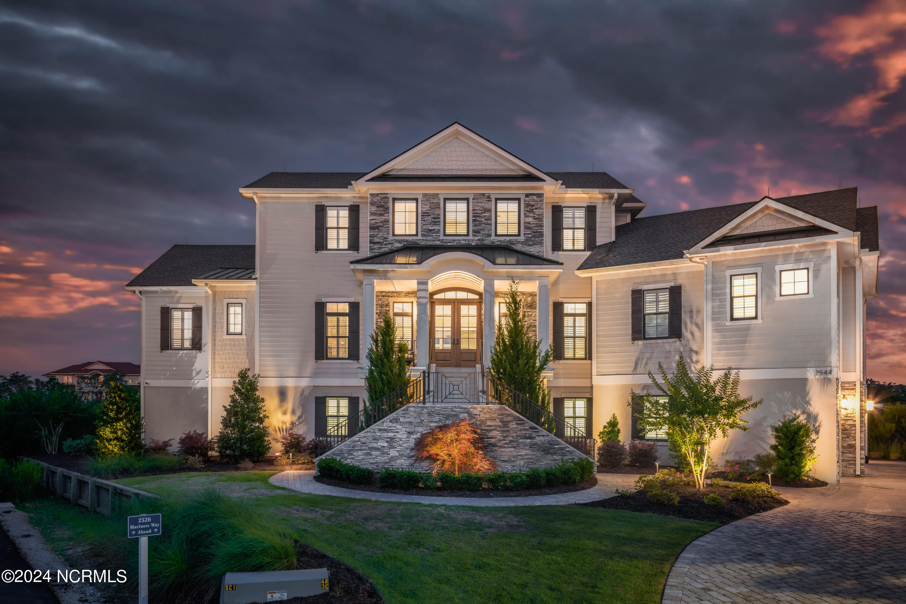 2544 Mariners Way SE