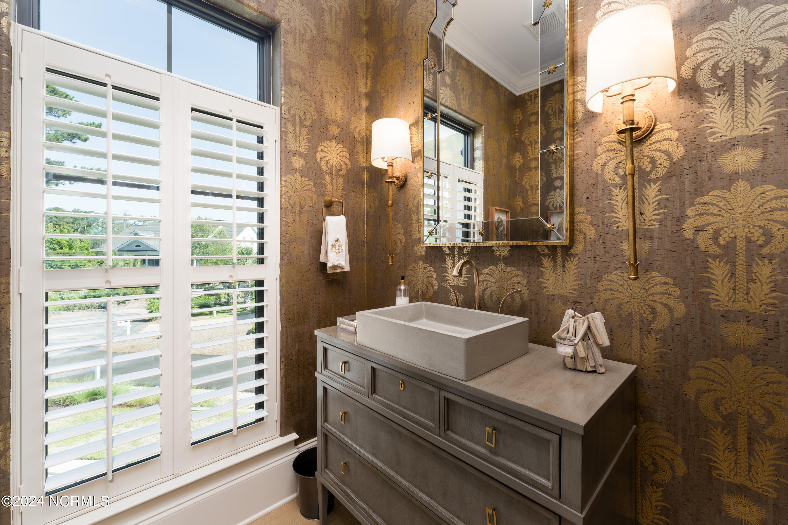 2544 Mariners Way SE