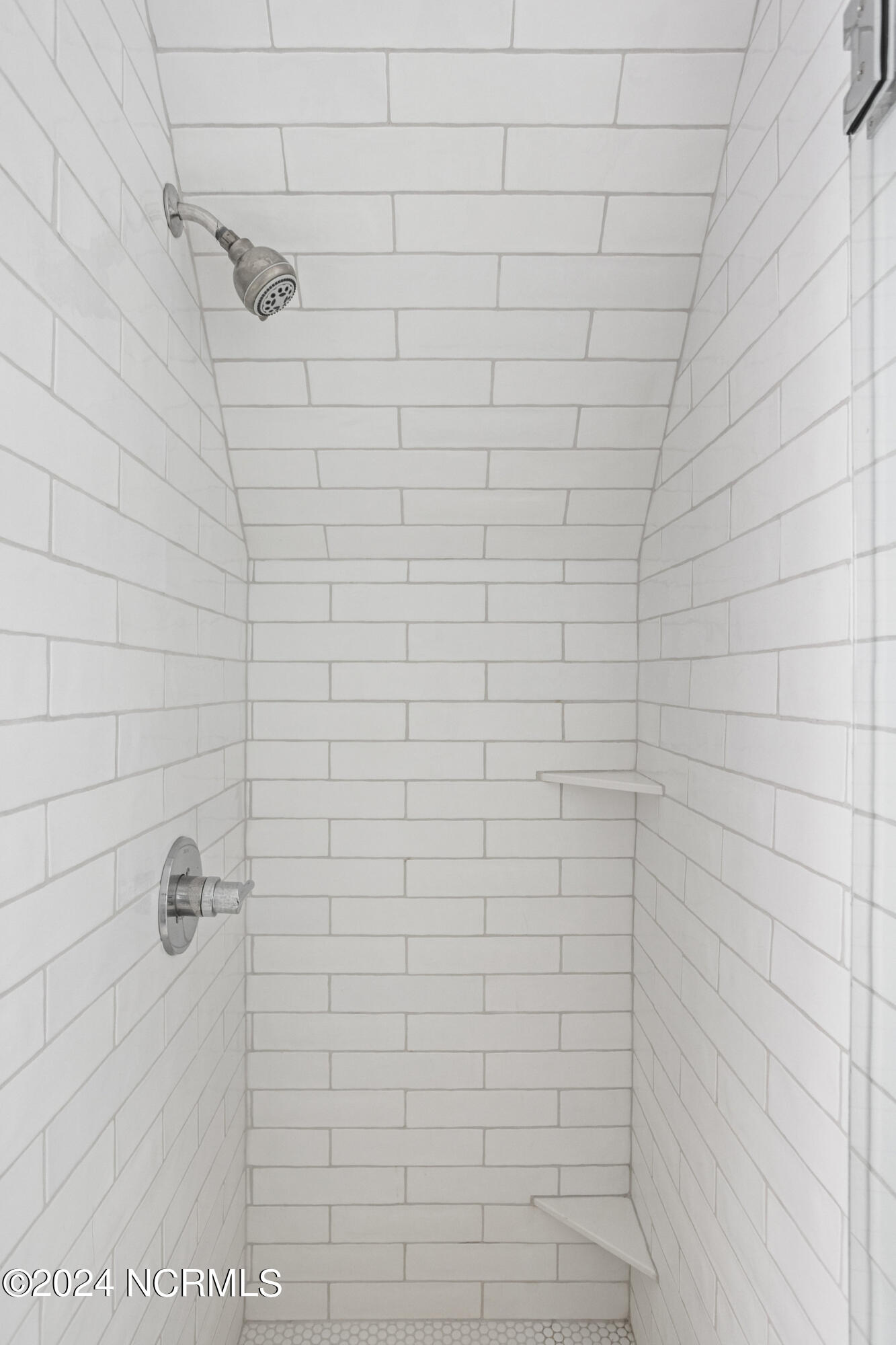 644 Chicamacomico Way, 1