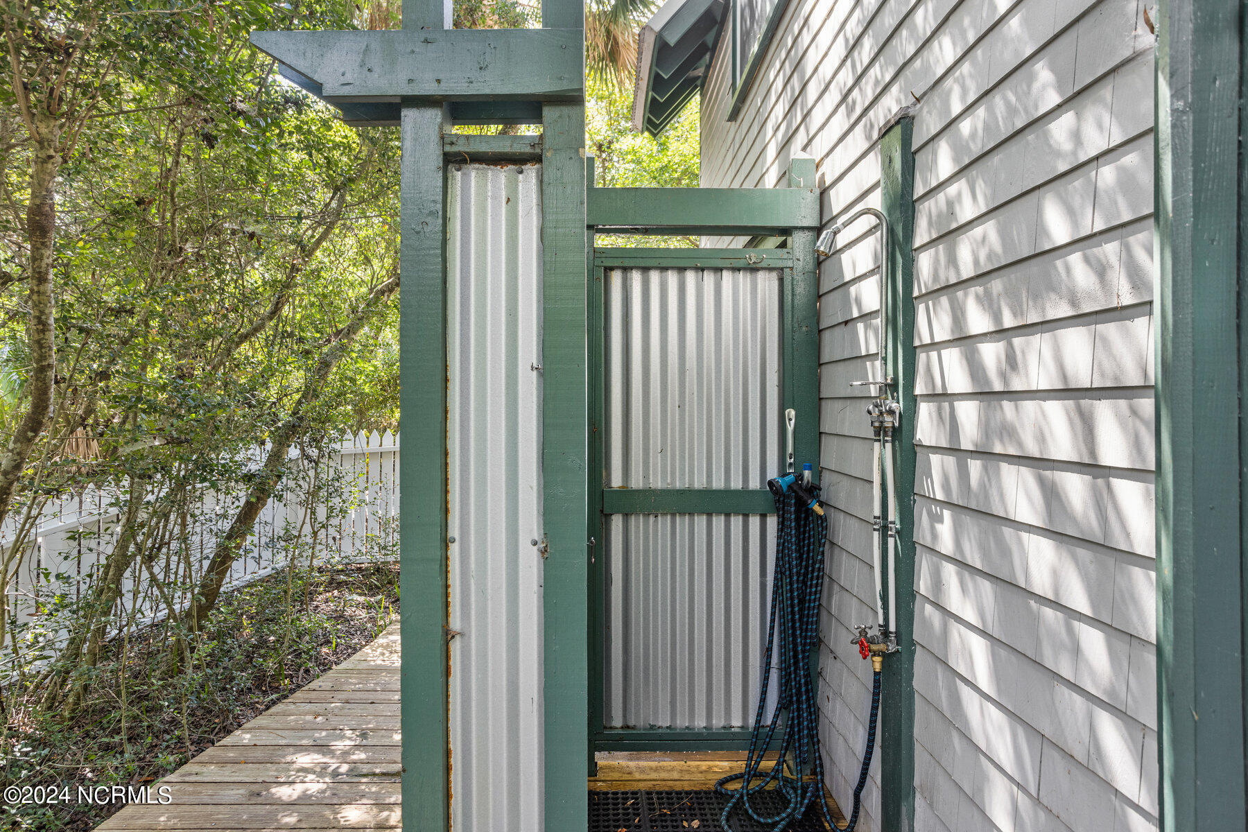 644 Chicamacomico Way, 1