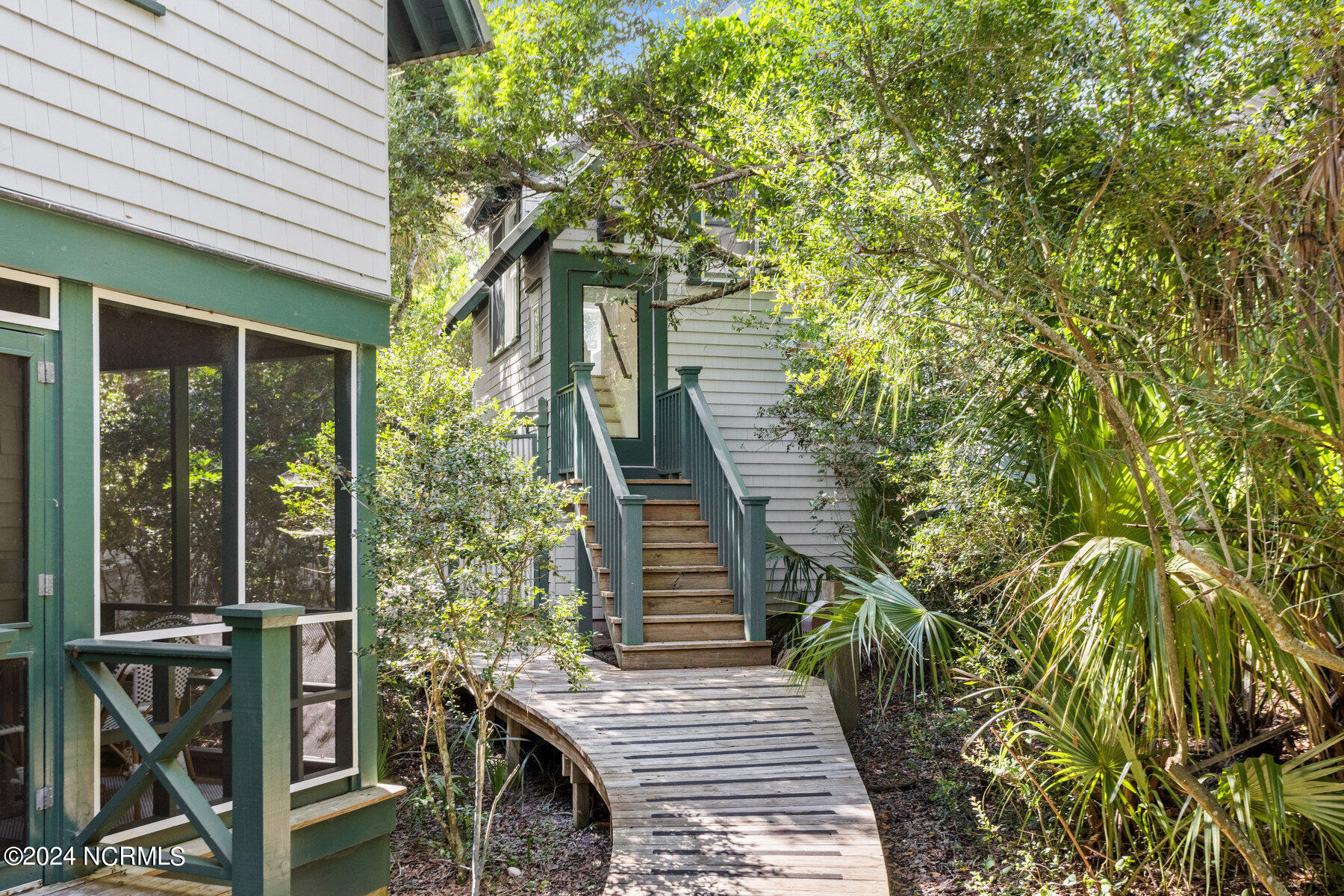 644 Chicamacomico Way, 1