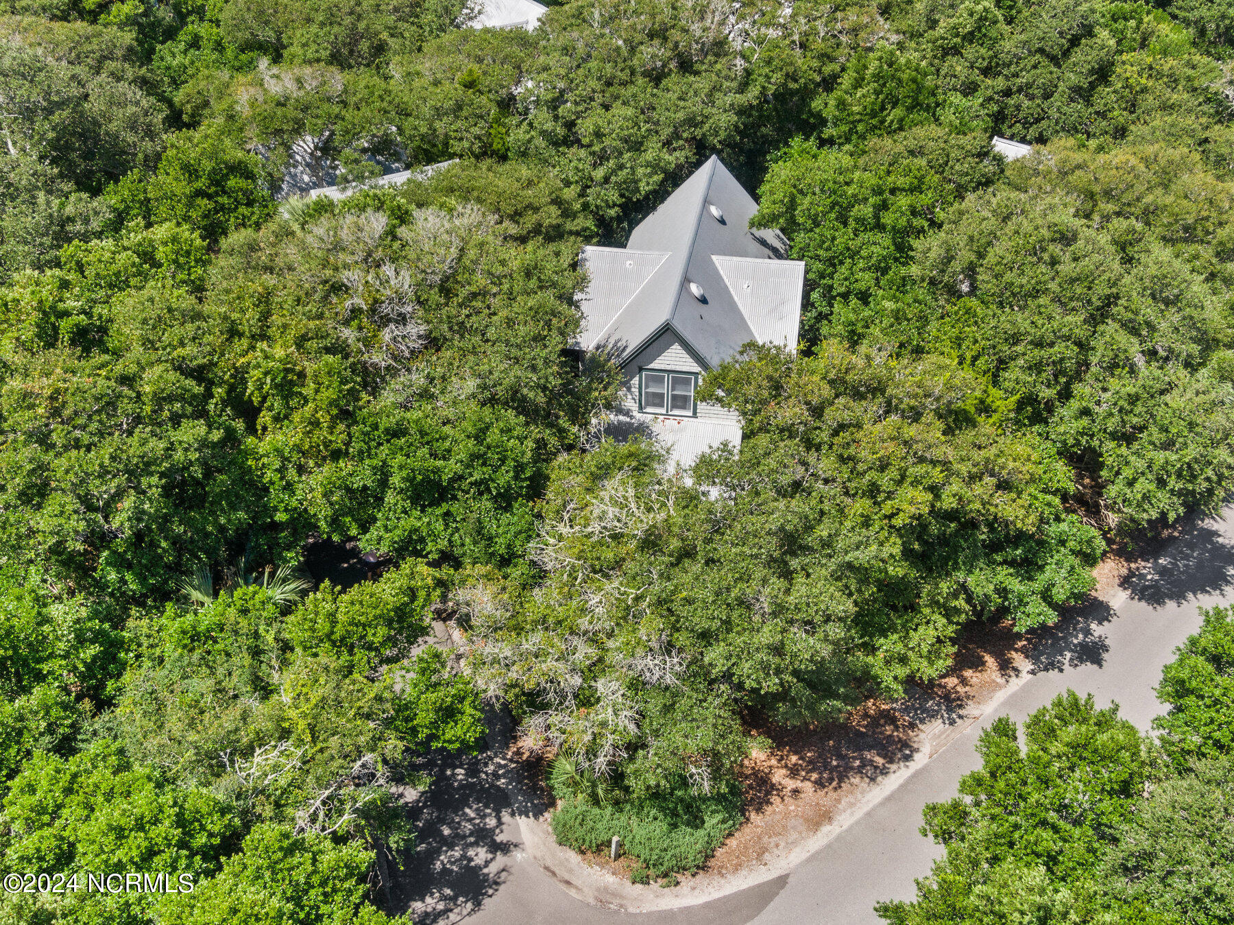 644 Chicamacomico Way, 1