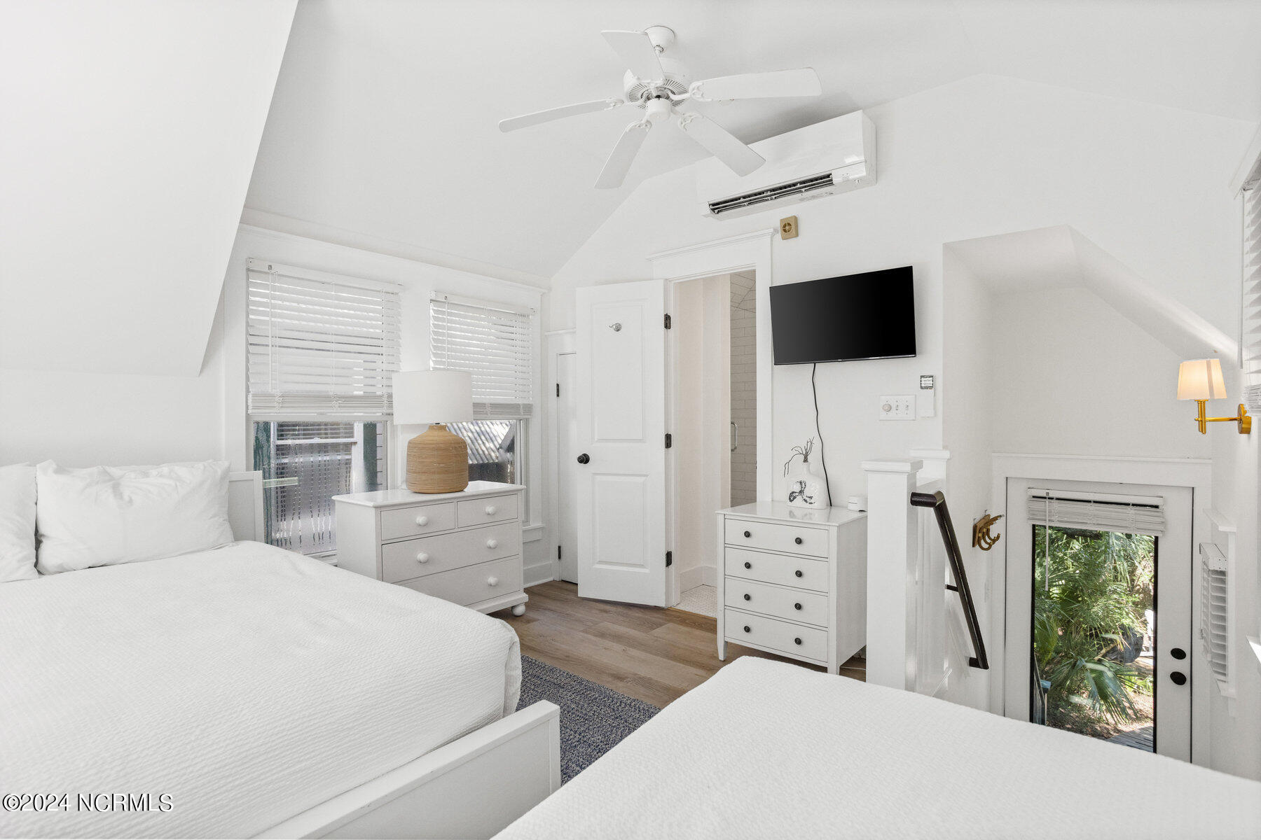 644 Chicamacomico Way, 1