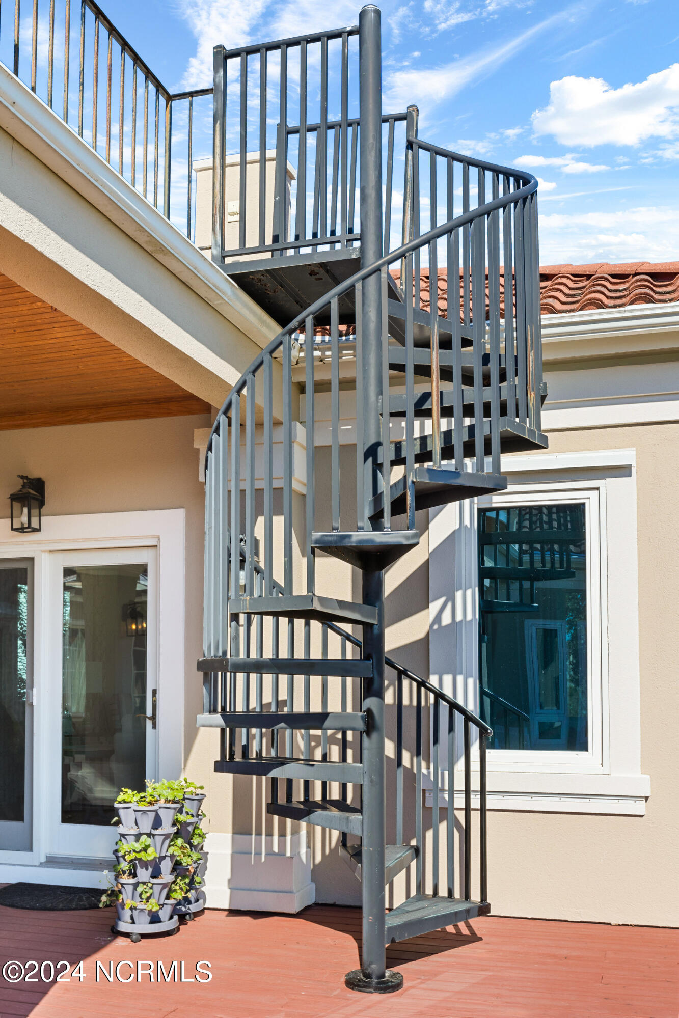 2566 Mariners Way SE