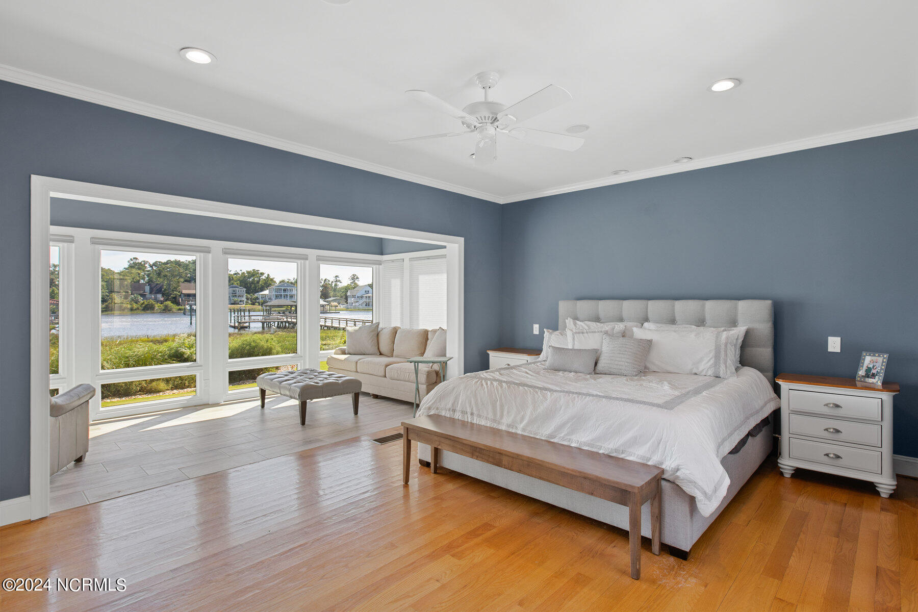 2566 Mariners Way SE