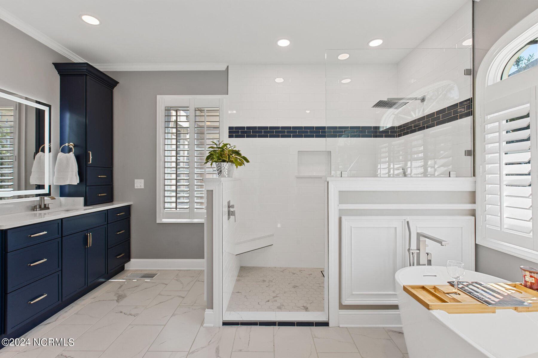 2566 Mariners Way SE