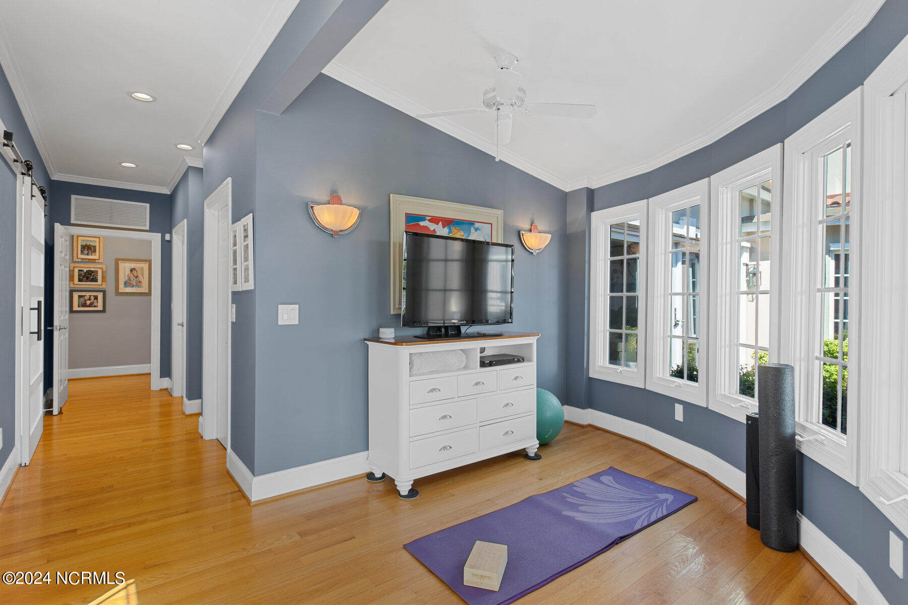 2566 Mariners Way SE