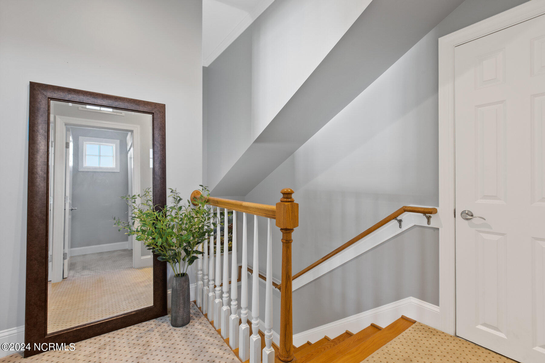 2566 Mariners Way SE