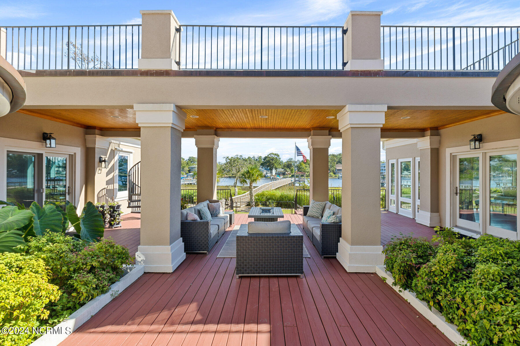 2566 Mariners Way SE