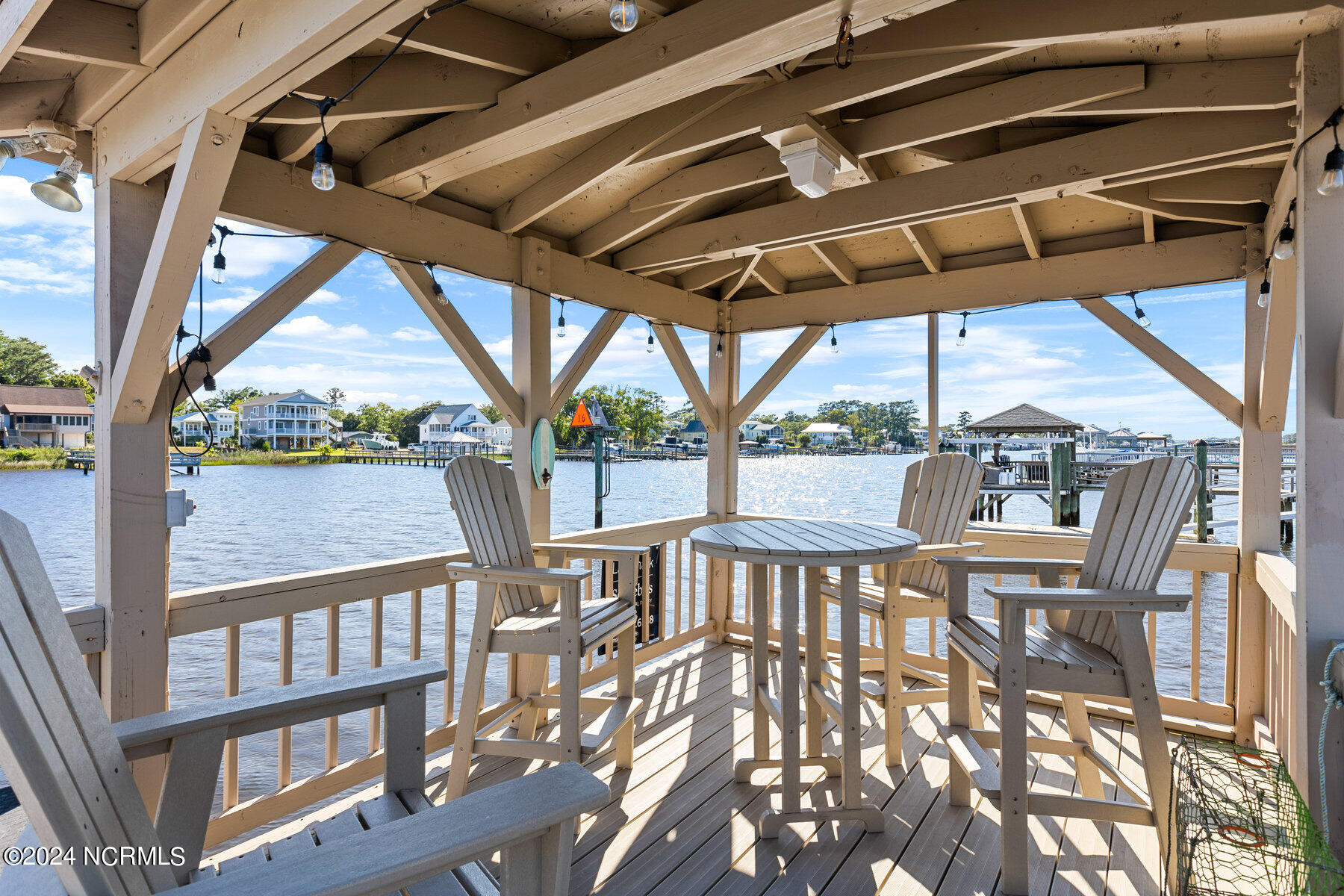 2566 Mariners Way SE