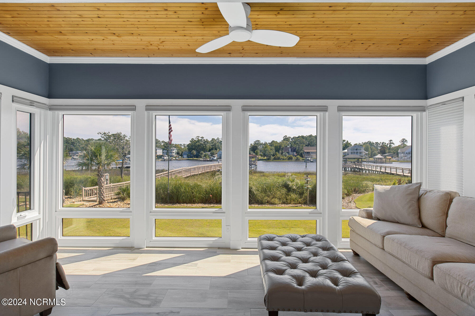 2566 Mariners Way SE