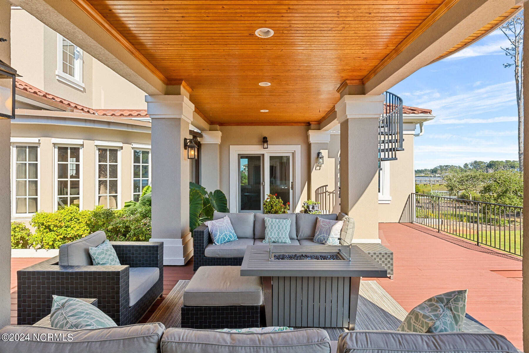 2566 Mariners Way SE