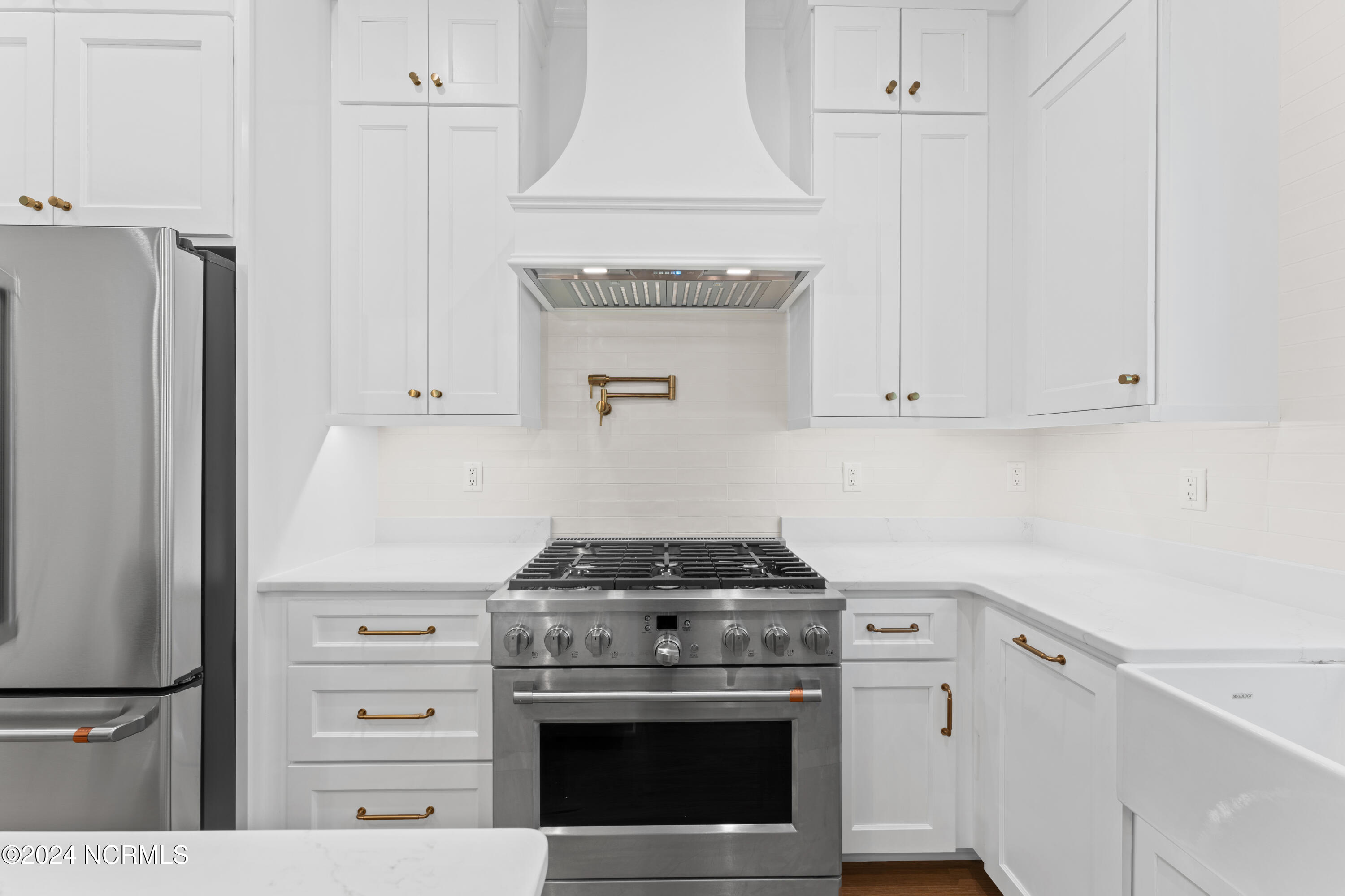 19 Fort Holmes Trail