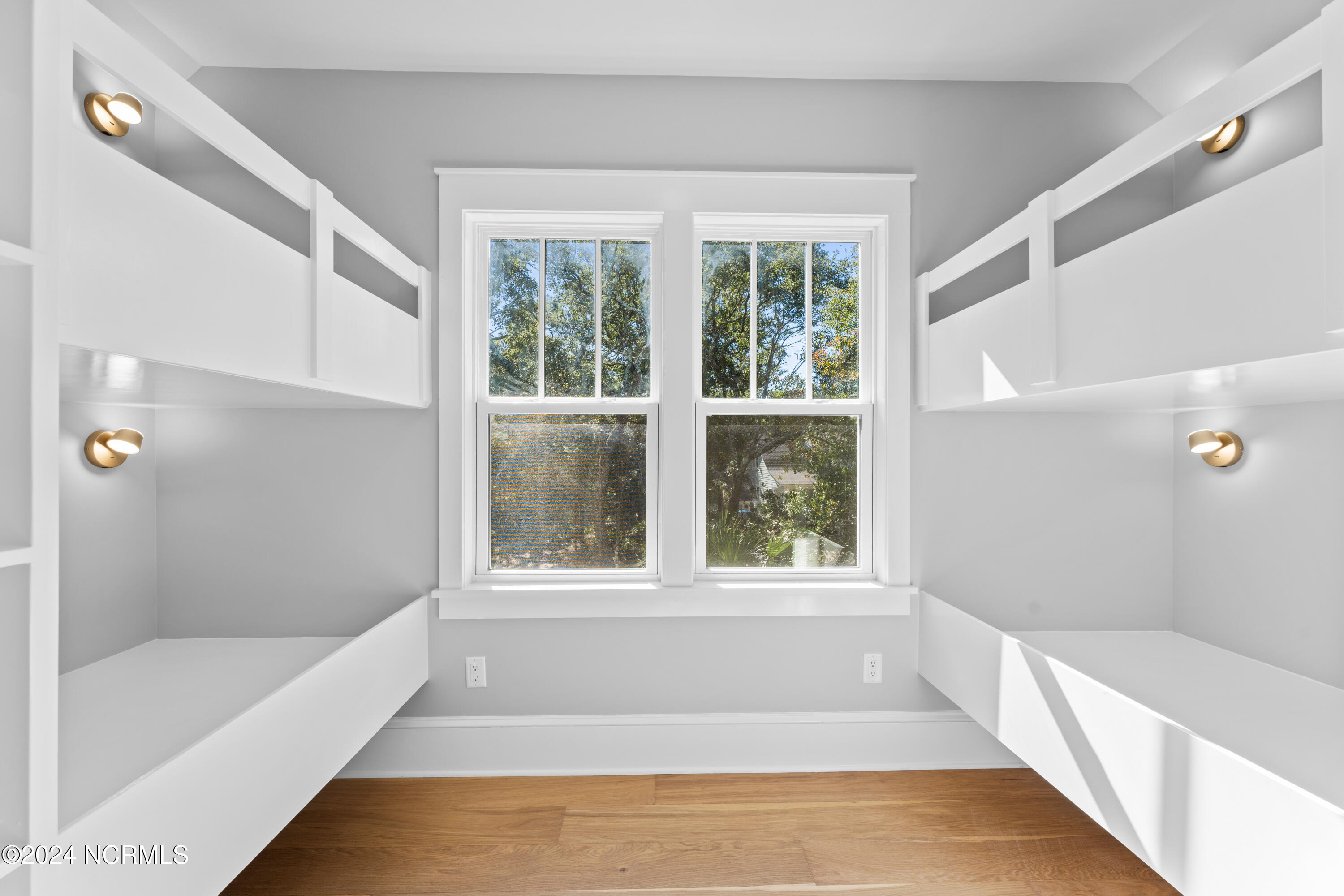 19 Fort Holmes Trail