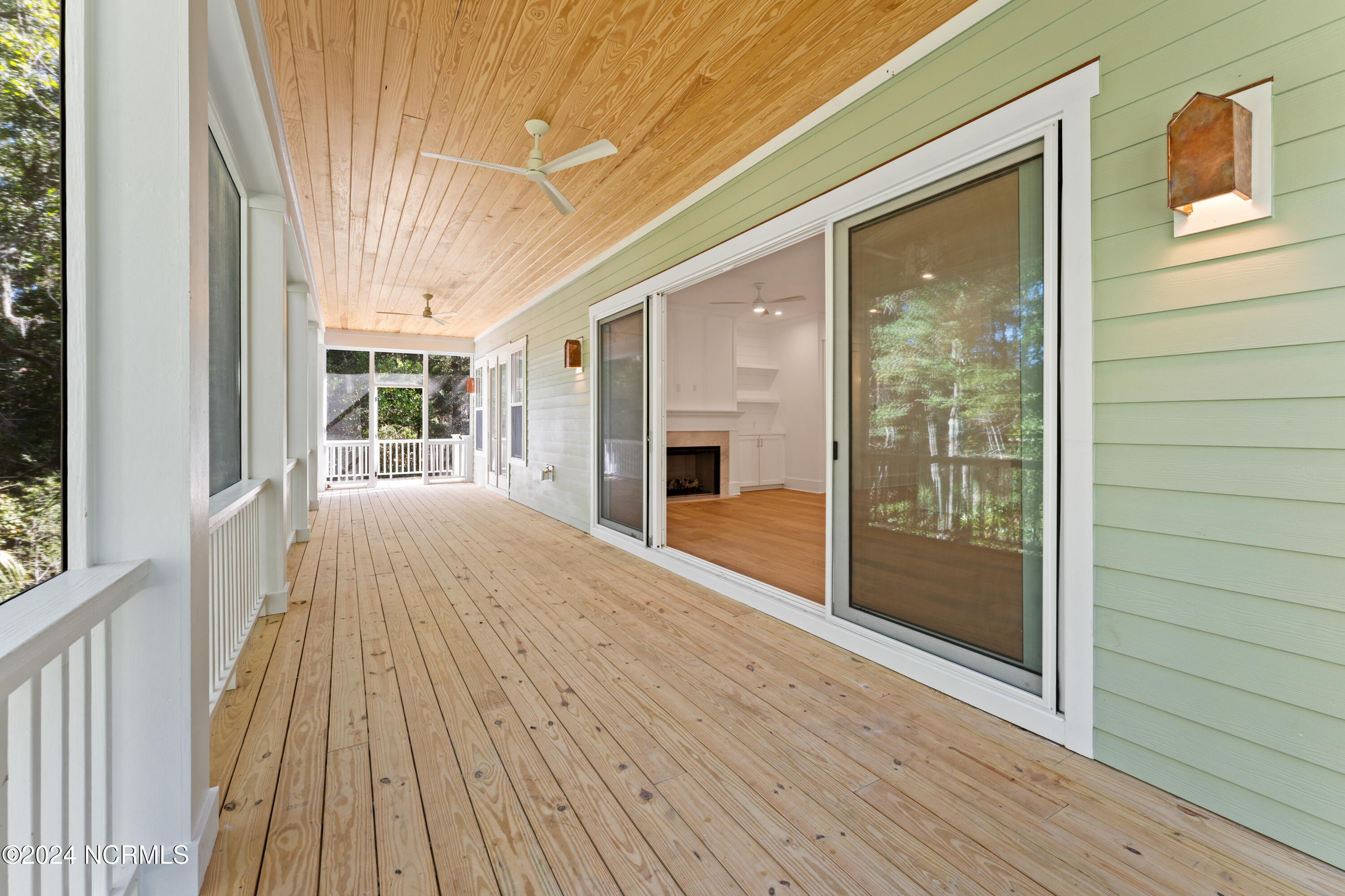 19 Fort Holmes Trail