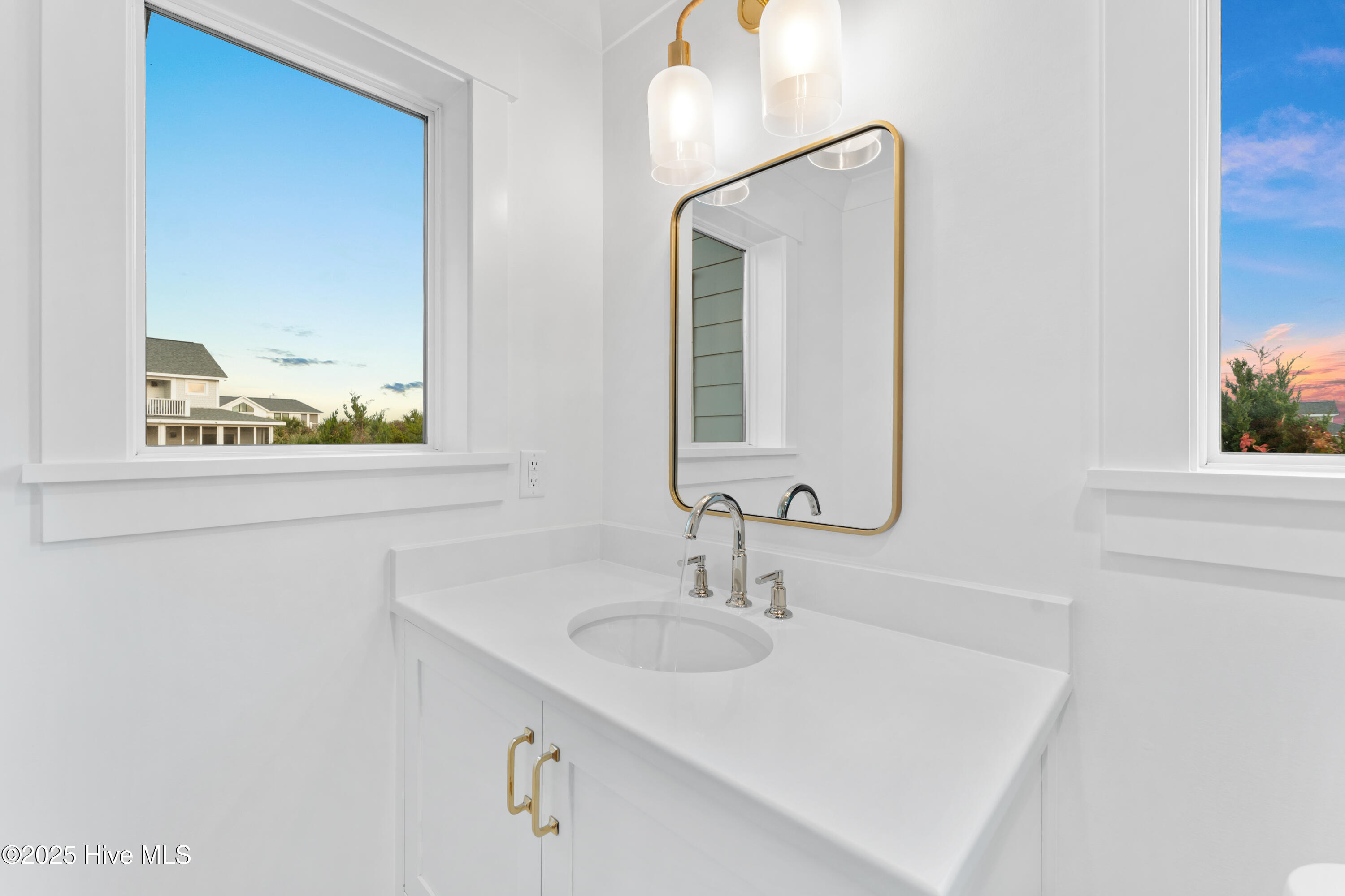 225 W Bald Head Wynd