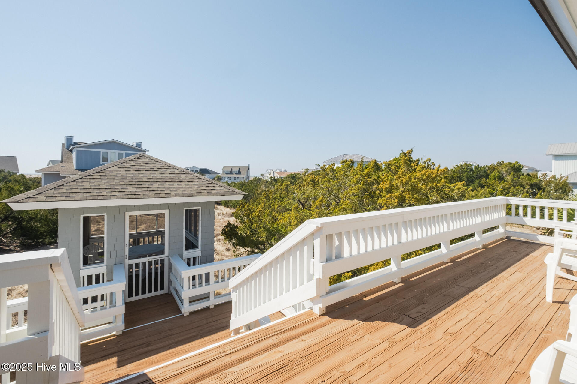 20 Laughing Gull Trail