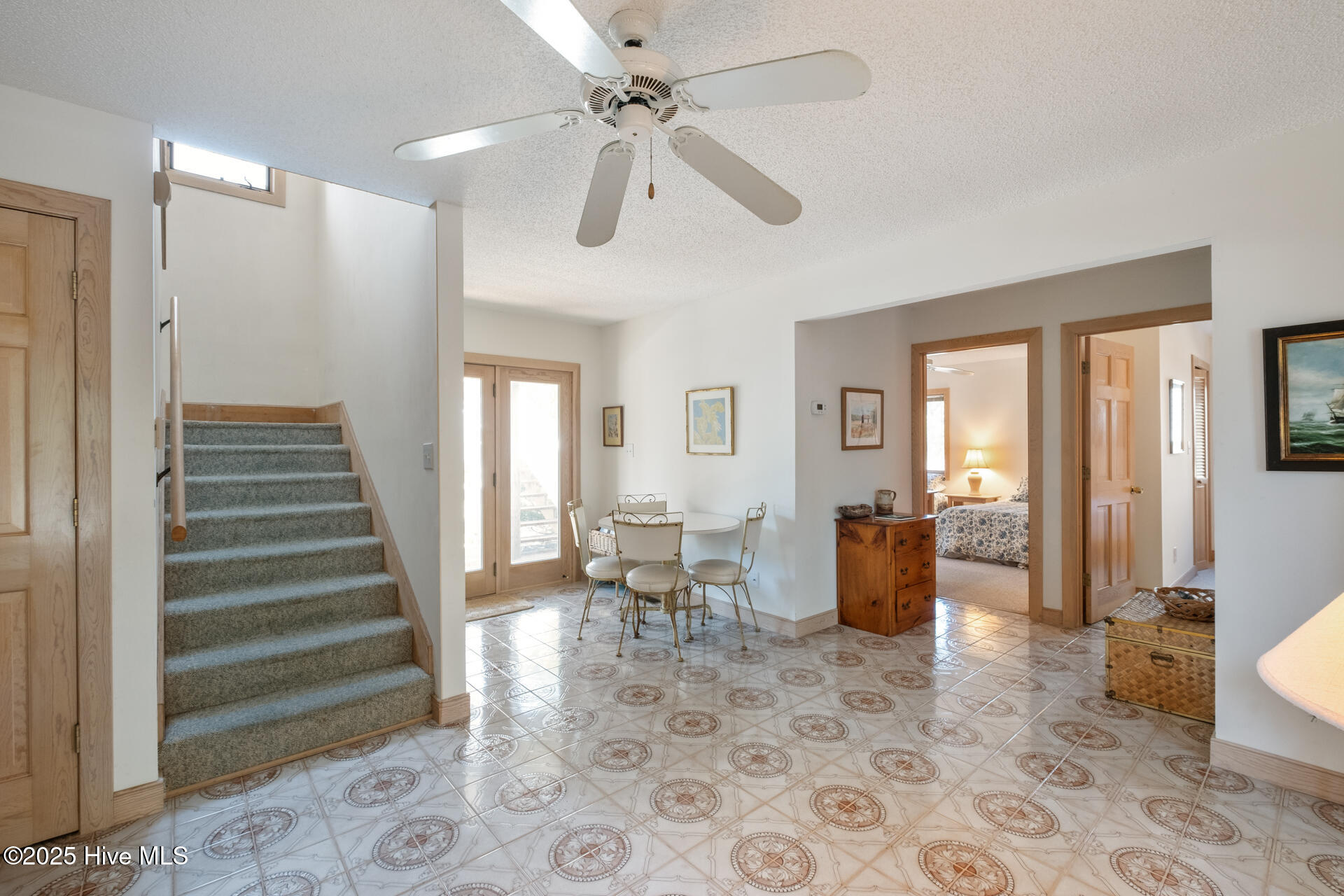 20 Laughing Gull Trail