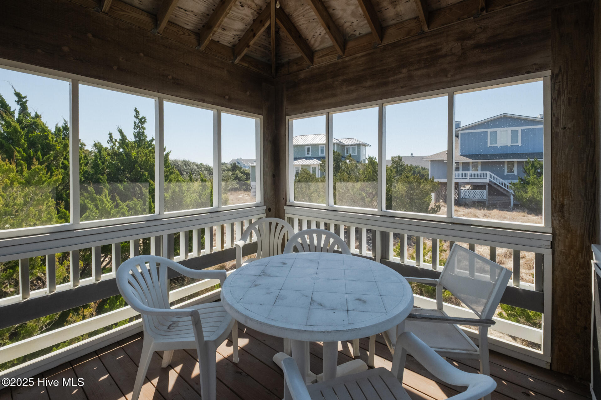 20 Laughing Gull Trail