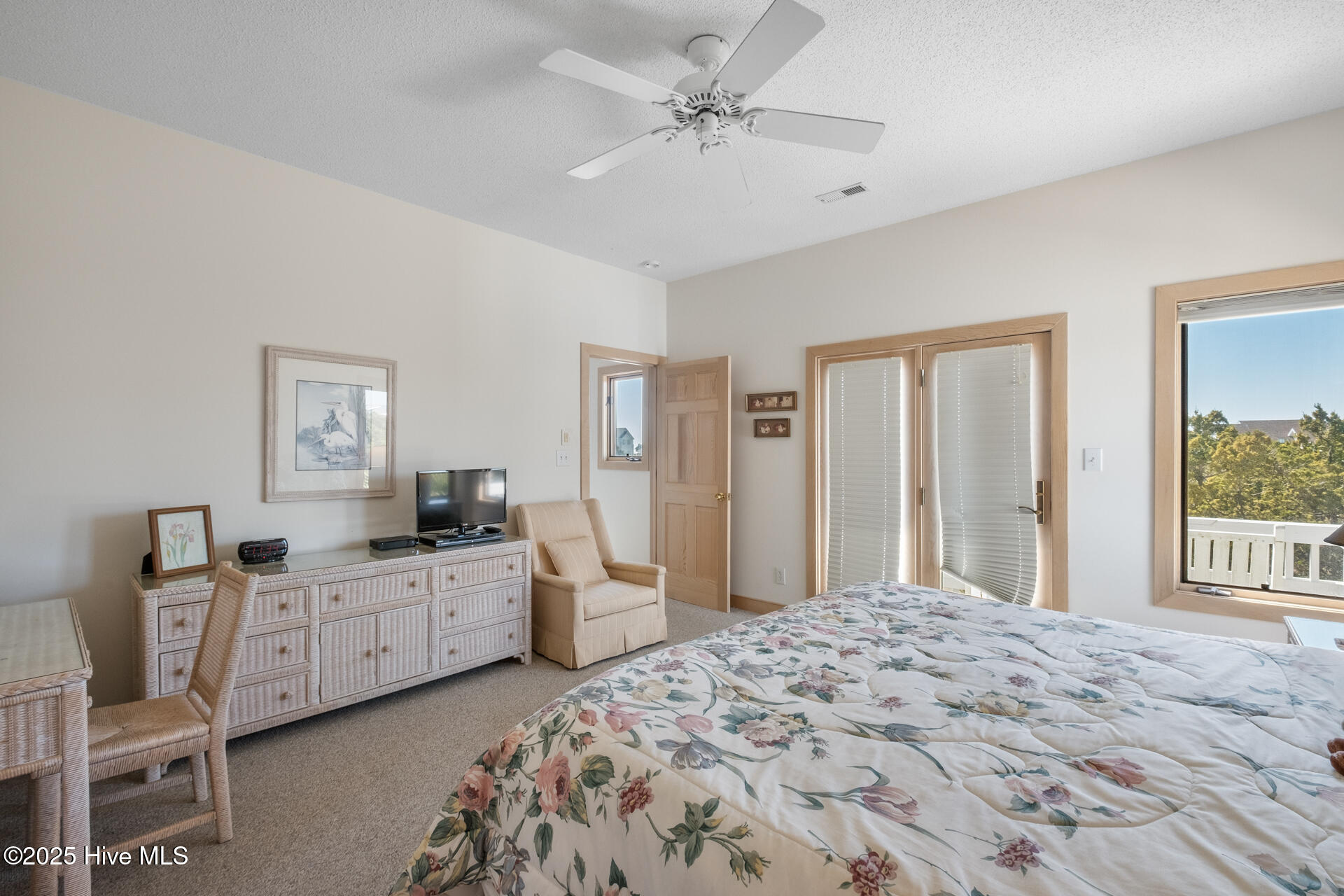 20 Laughing Gull Trail