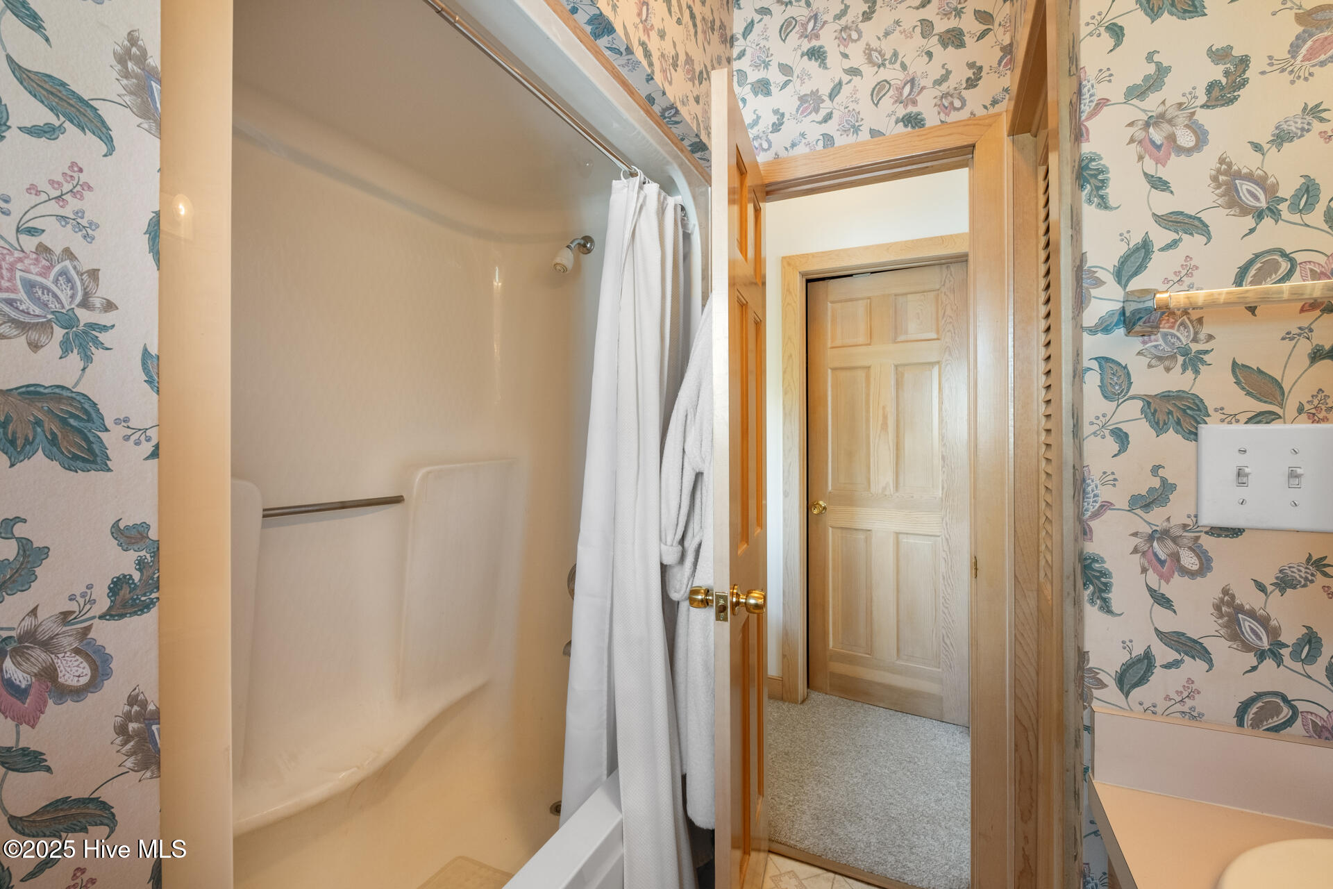 20 Laughing Gull Trail