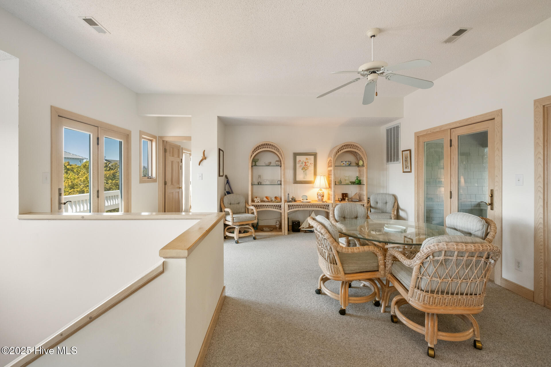 20 Laughing Gull Trail