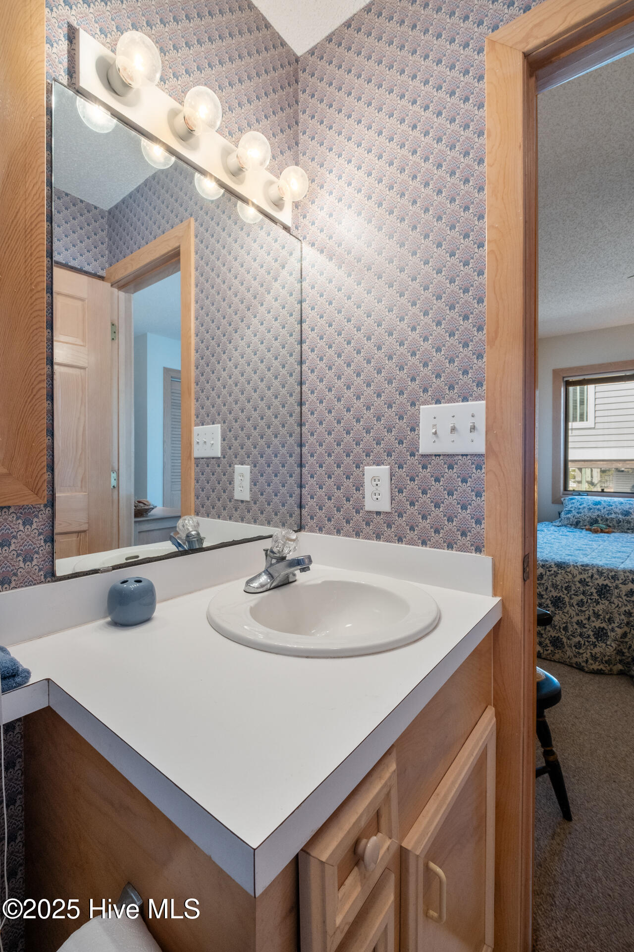 20 Laughing Gull Trail