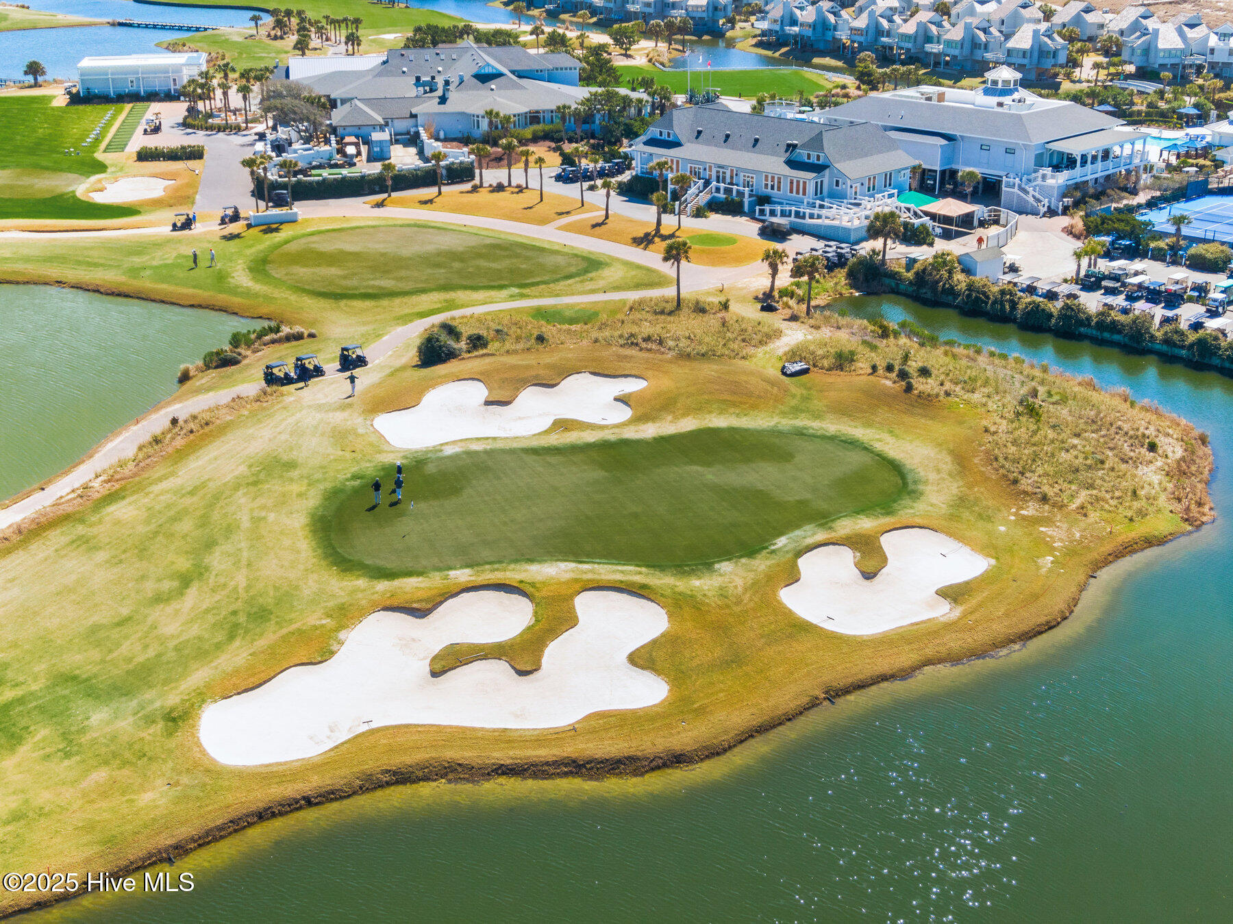 229 W Bald Head Wynd