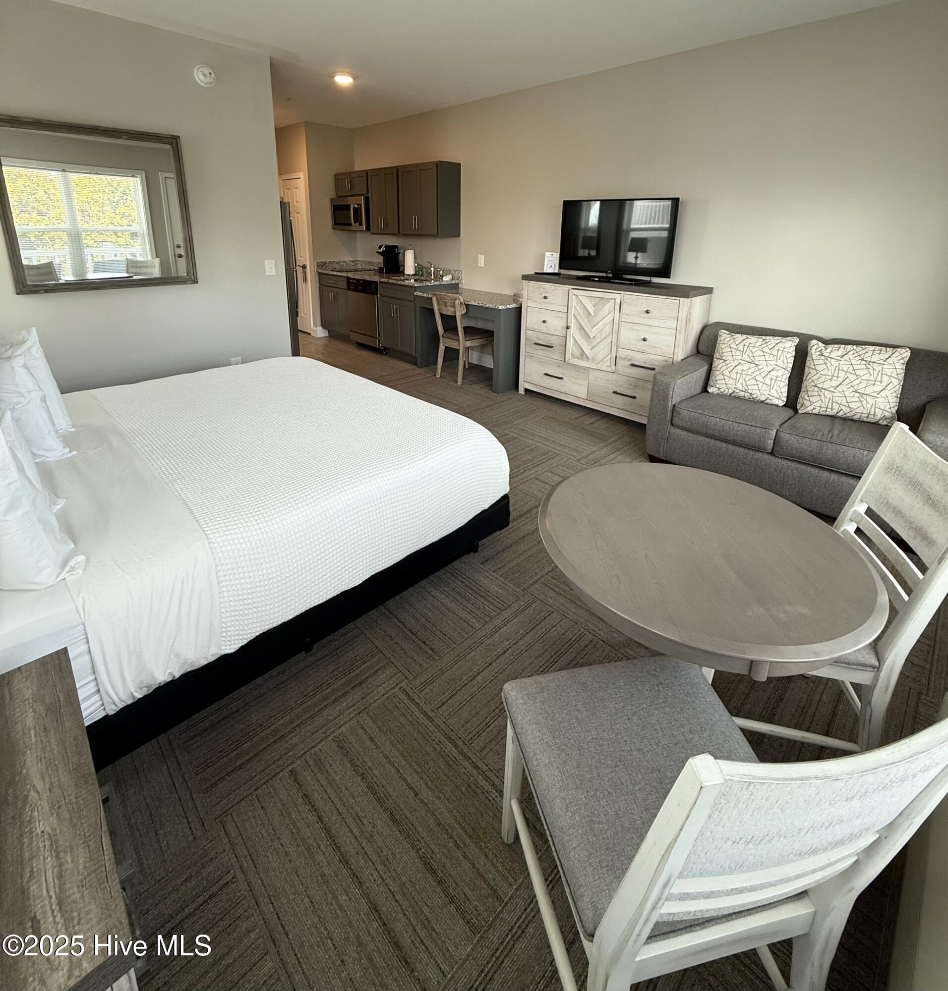 702 E Moore Street, # 202