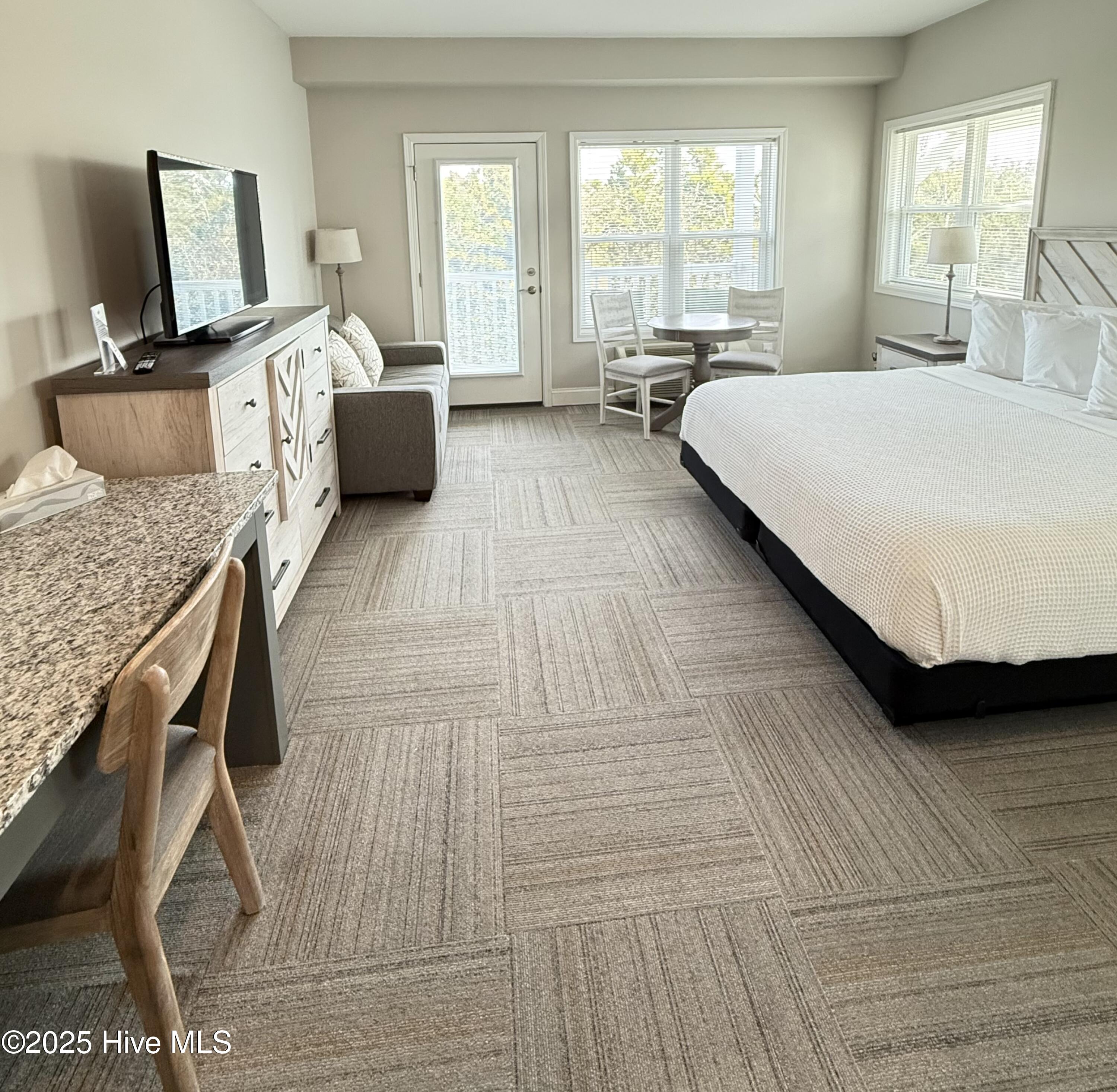 702 E Moore Street, # 202