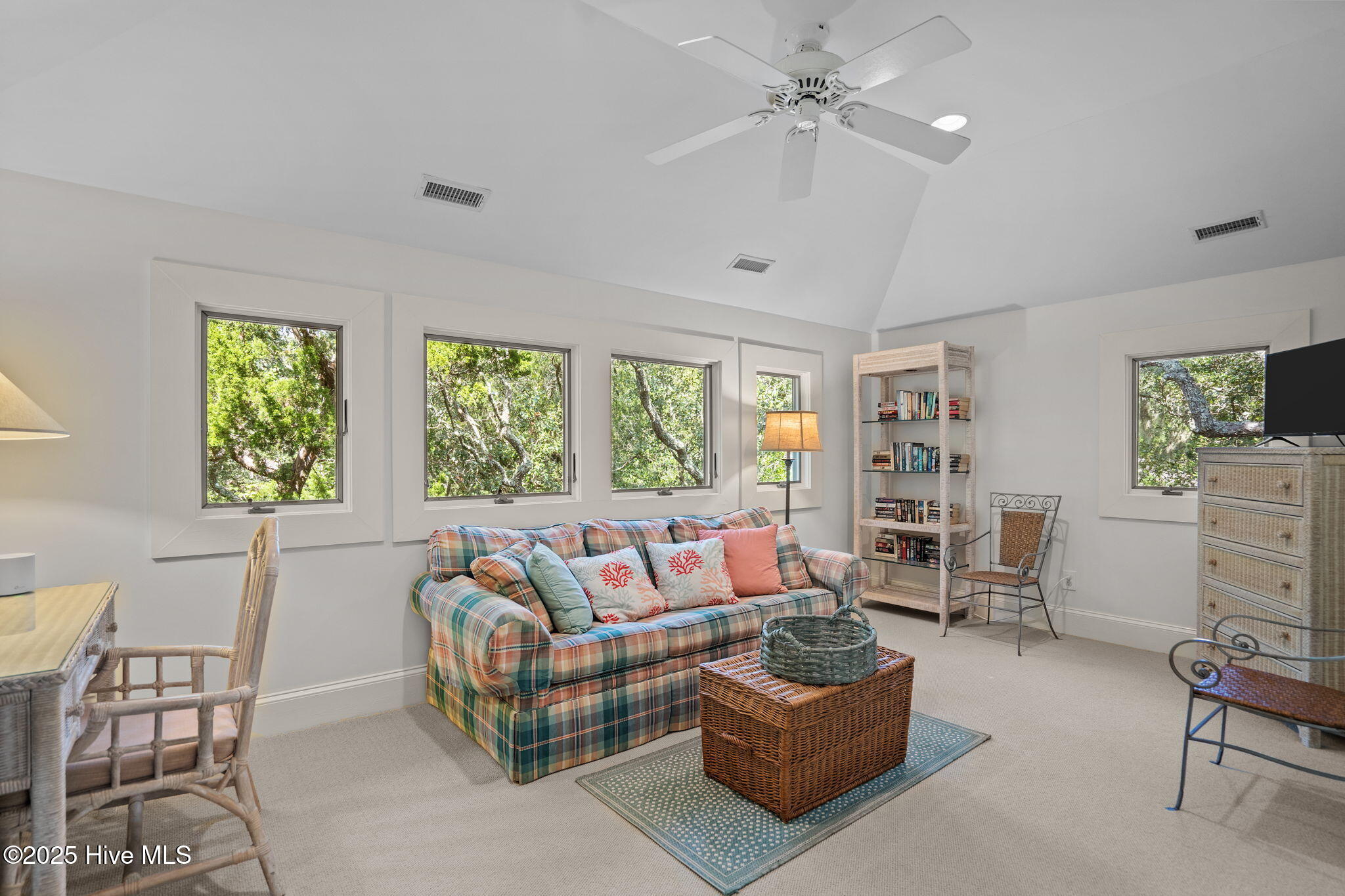 30 Three Flipper Trail