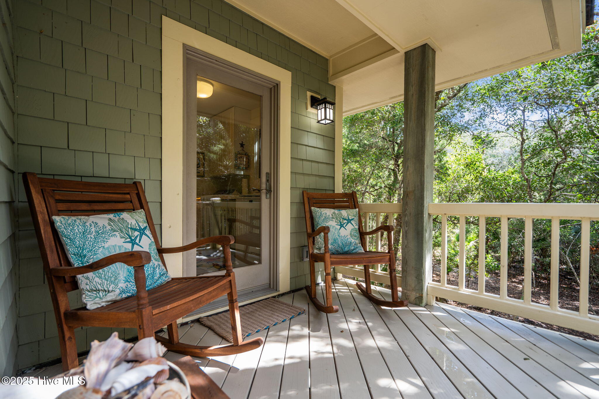 30 Three Flipper Trail