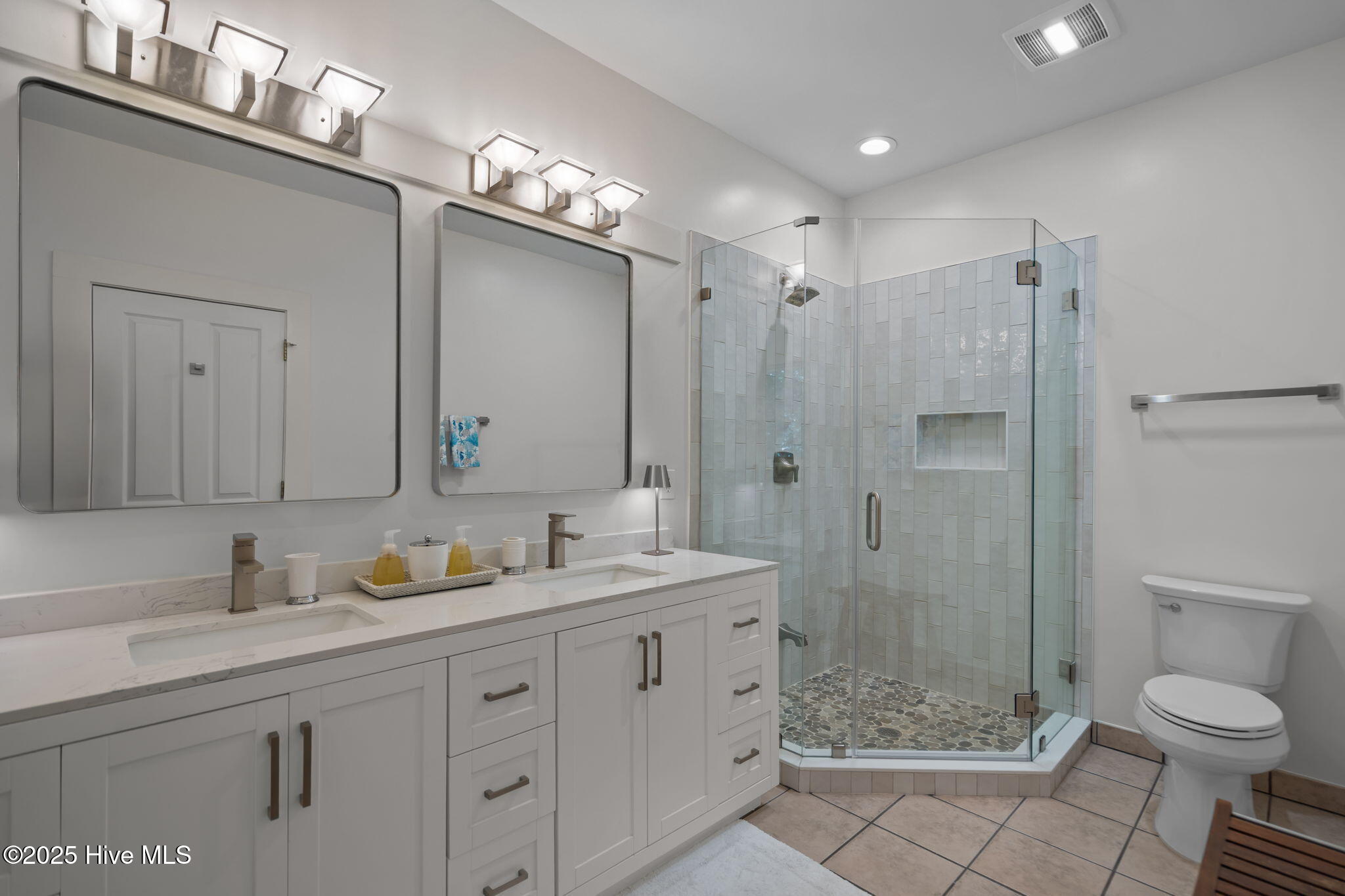 30 Three Flipper Trail