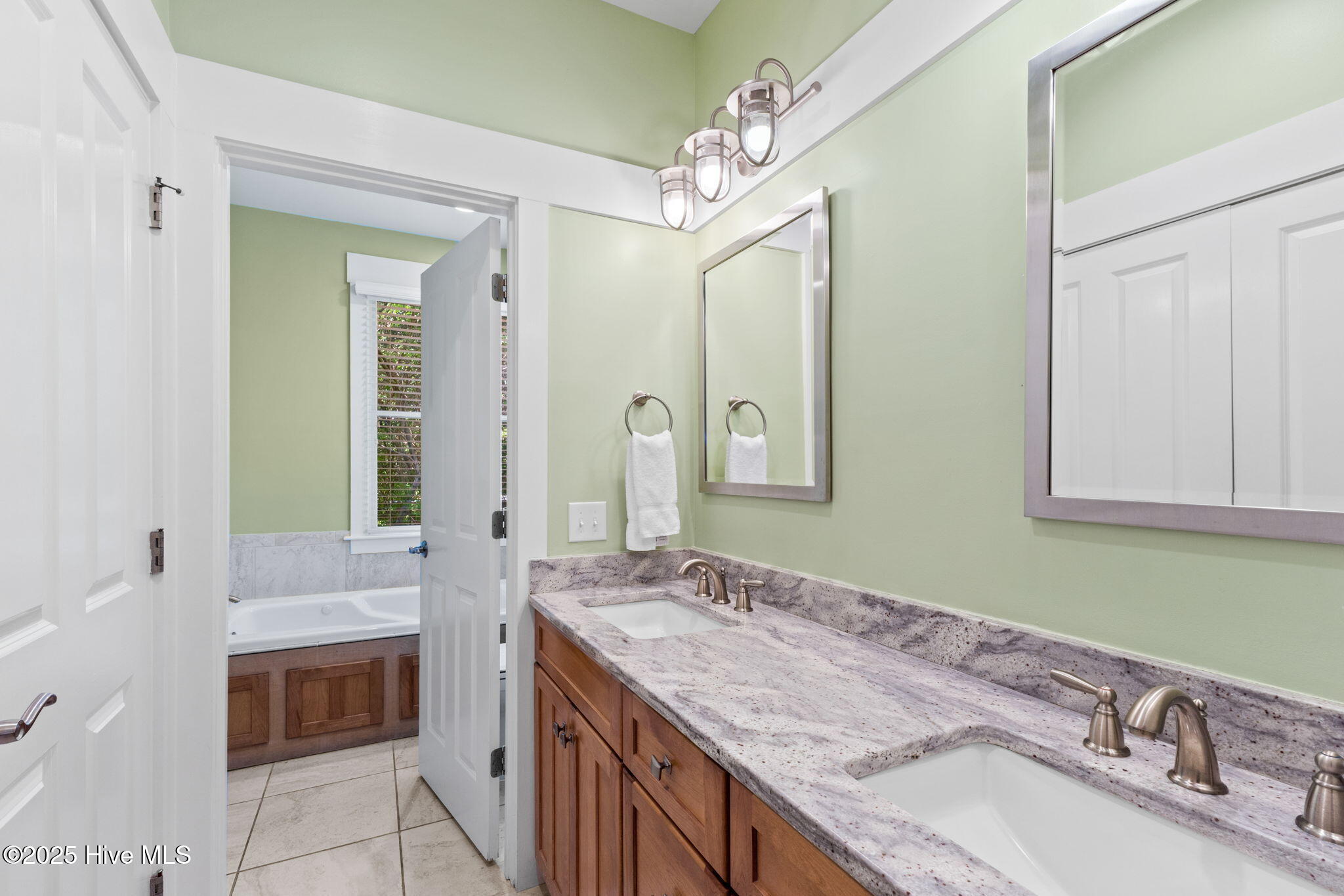 22 Earl Of Craven Court, Wk. G