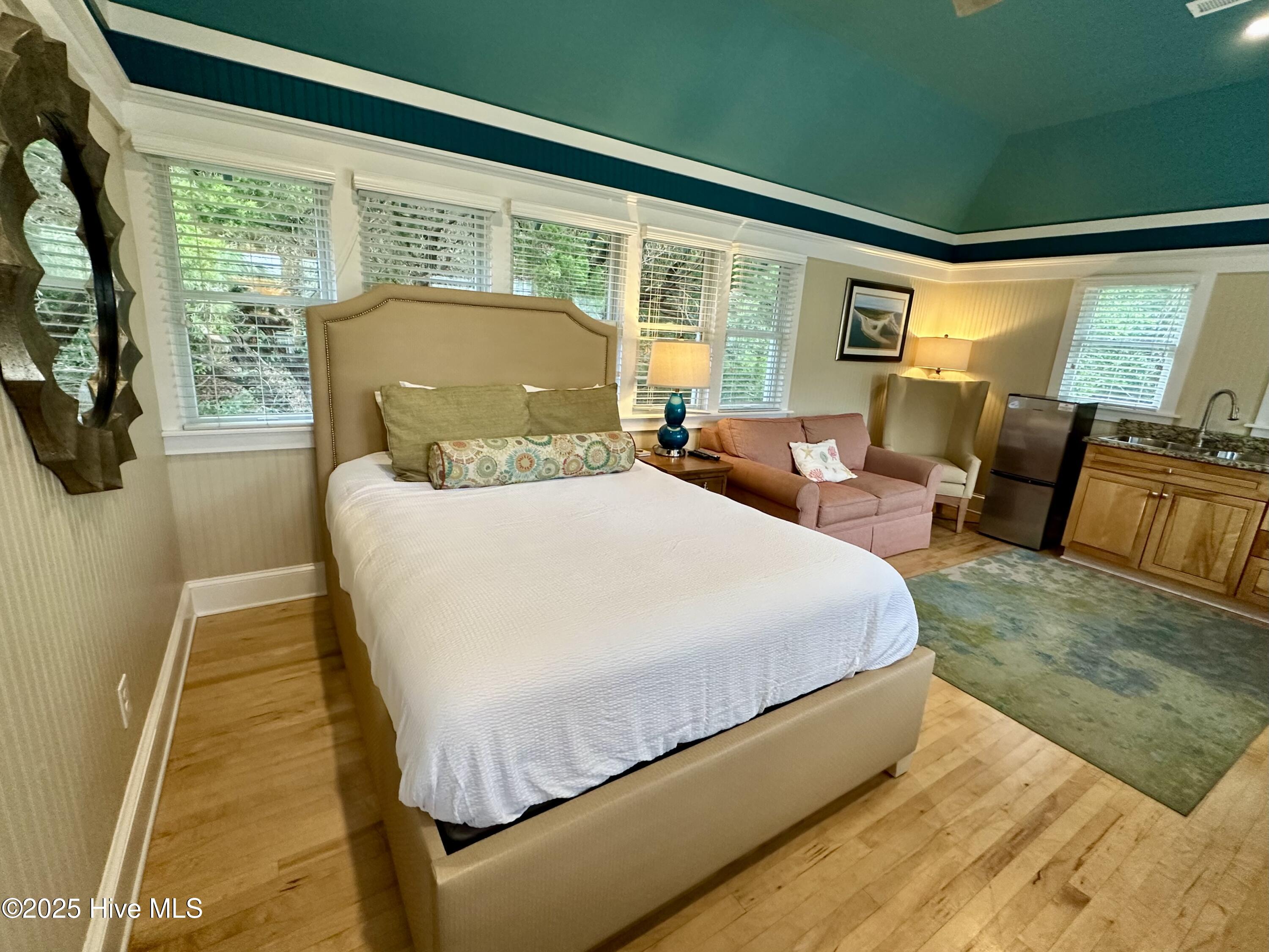 26 Earl Of Craven Court, Week H + Crofter Rights