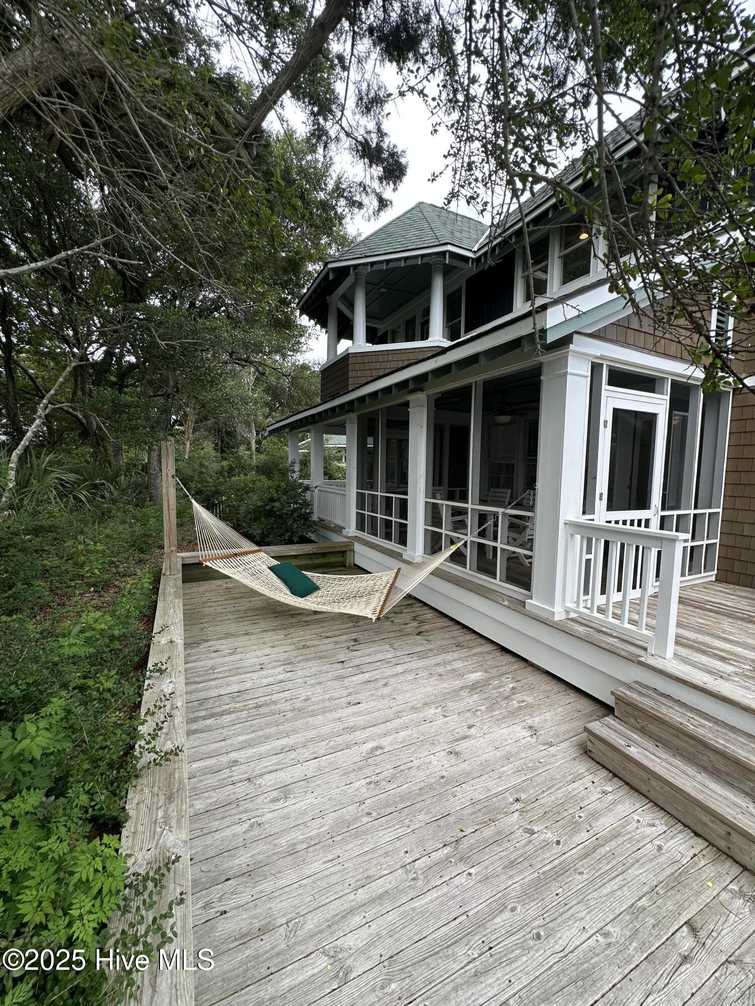 26 Earl Of Craven Court, Week H + Crofter Rights