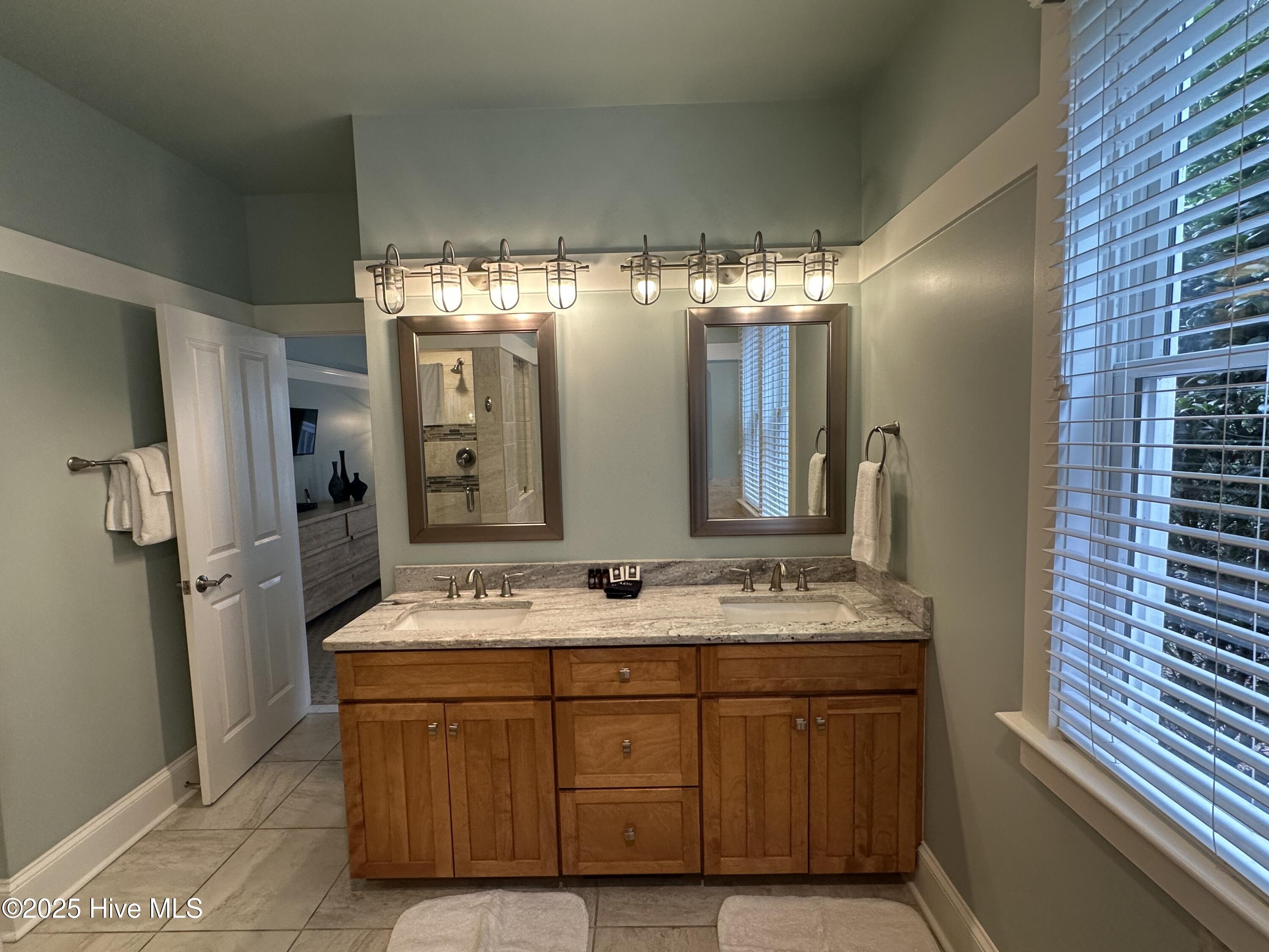 26 Earl Of Craven Court, Week H + Crofter Rights