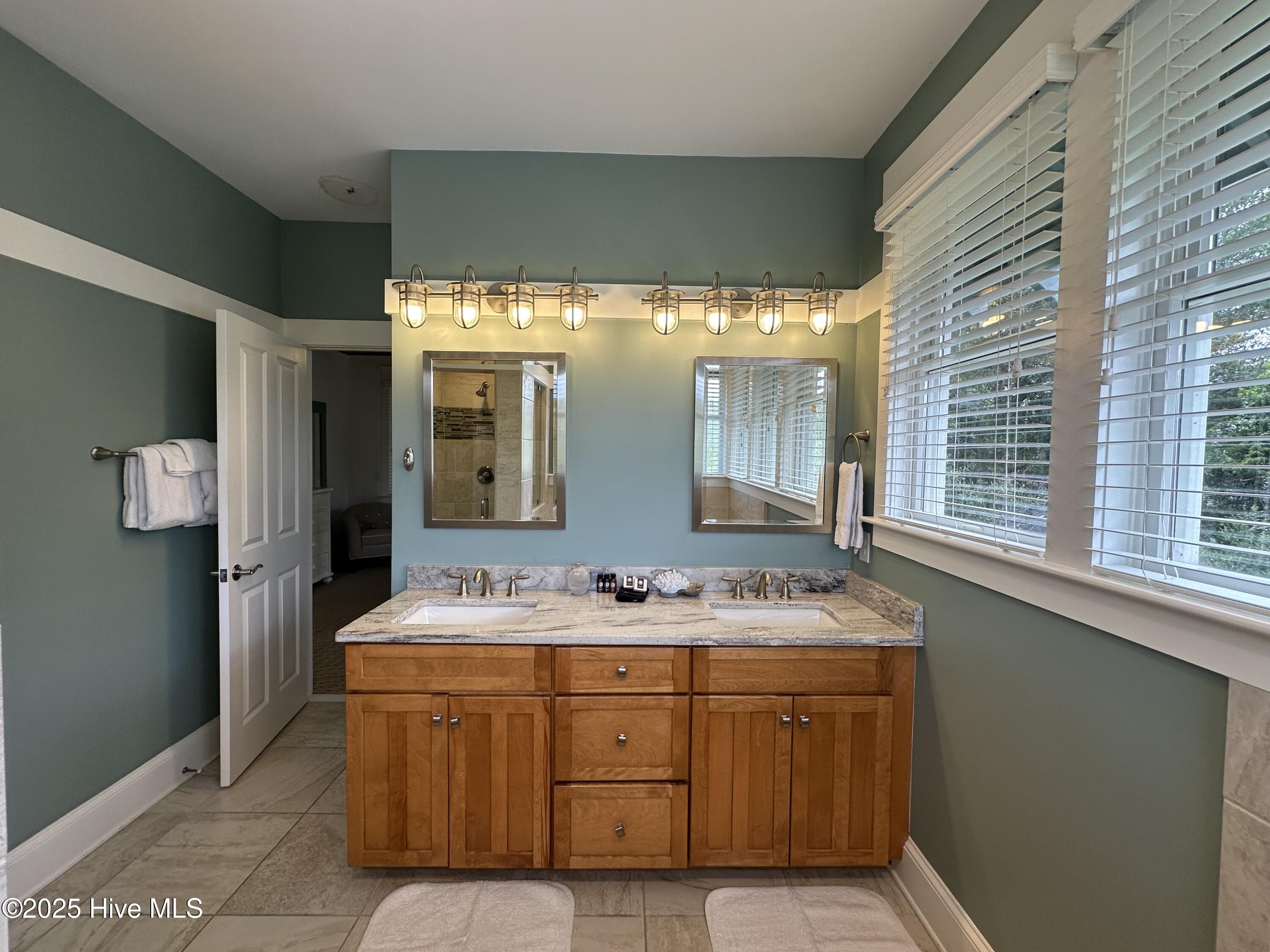 26 Earl Of Craven Court, Week H + Crofter Rights