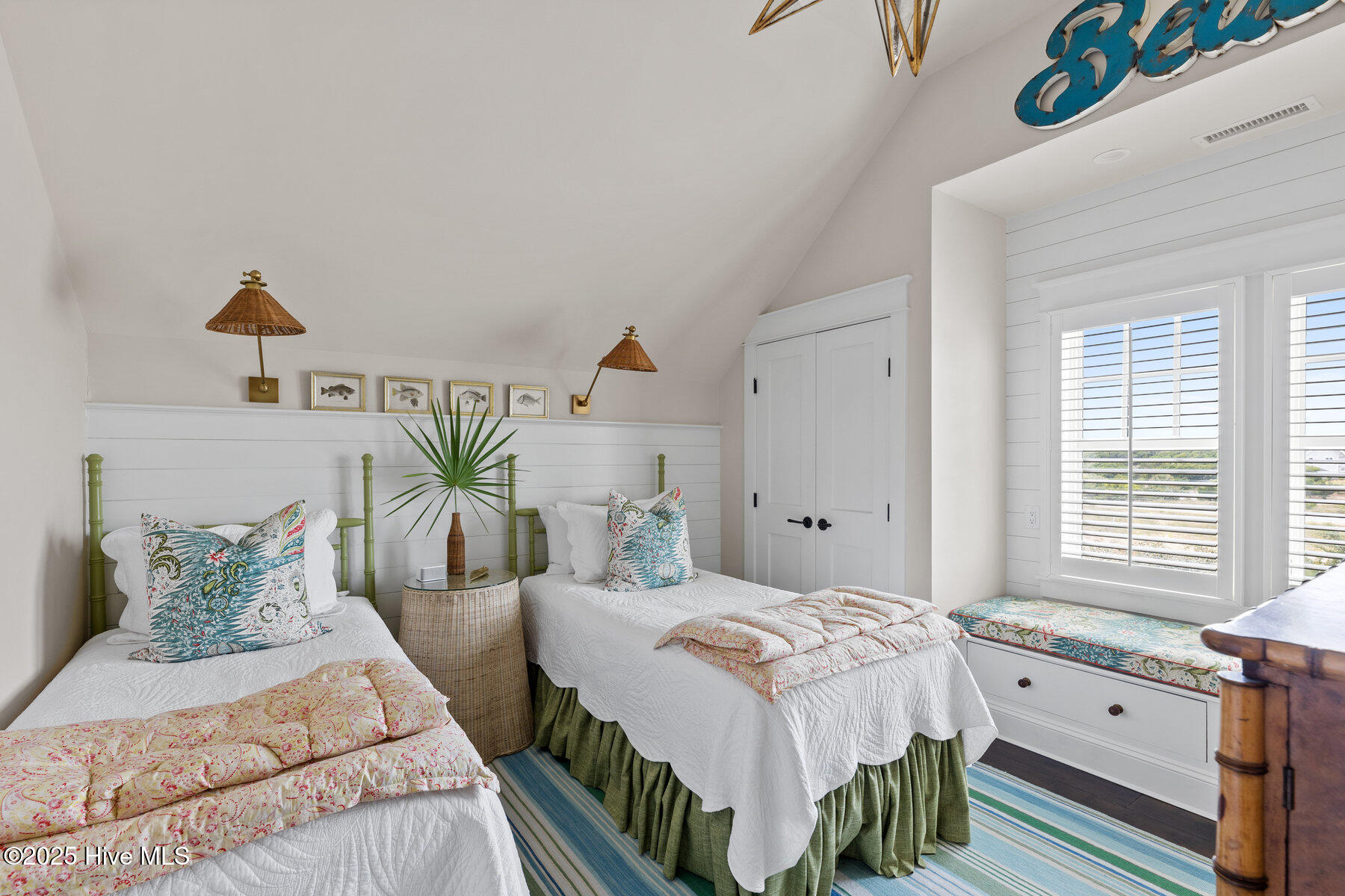 15 Peppervine Trail