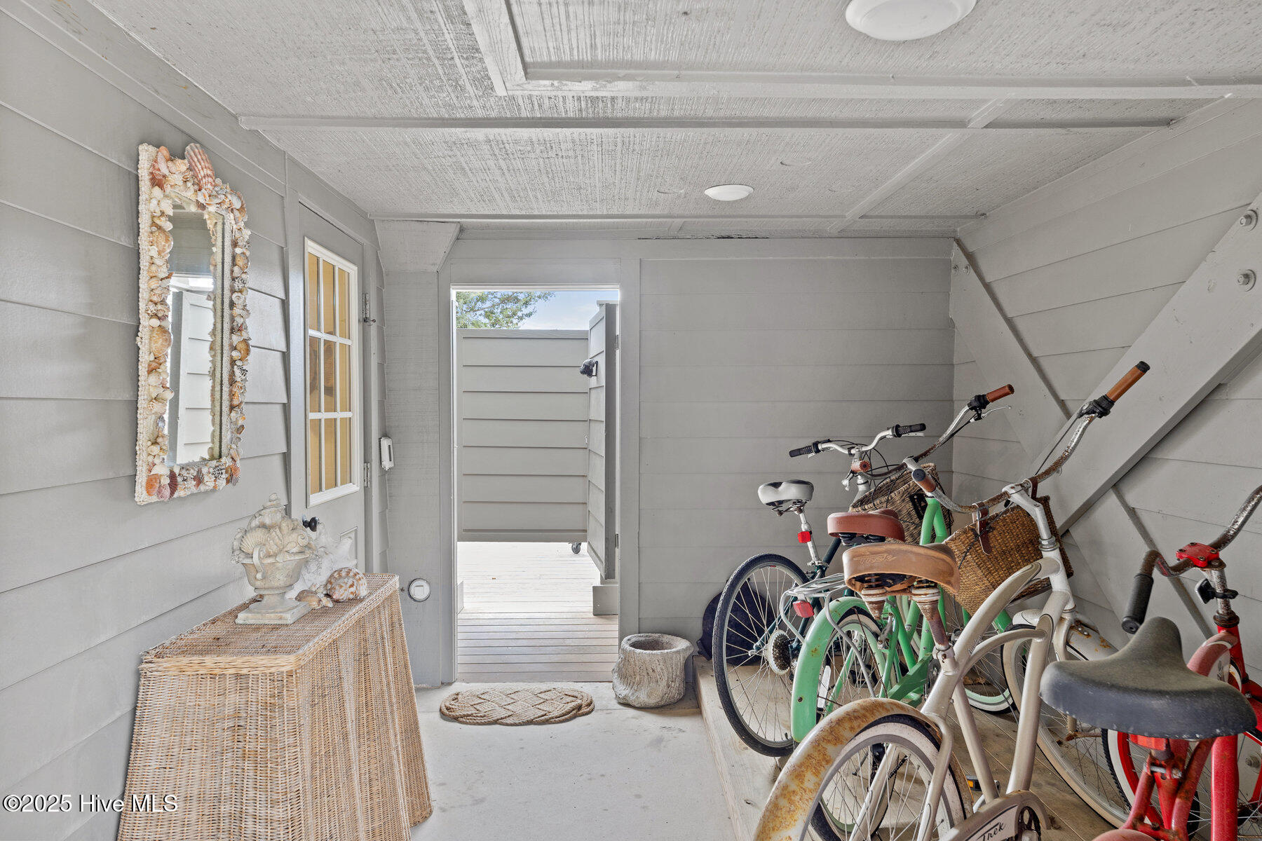 15 Peppervine Trail
