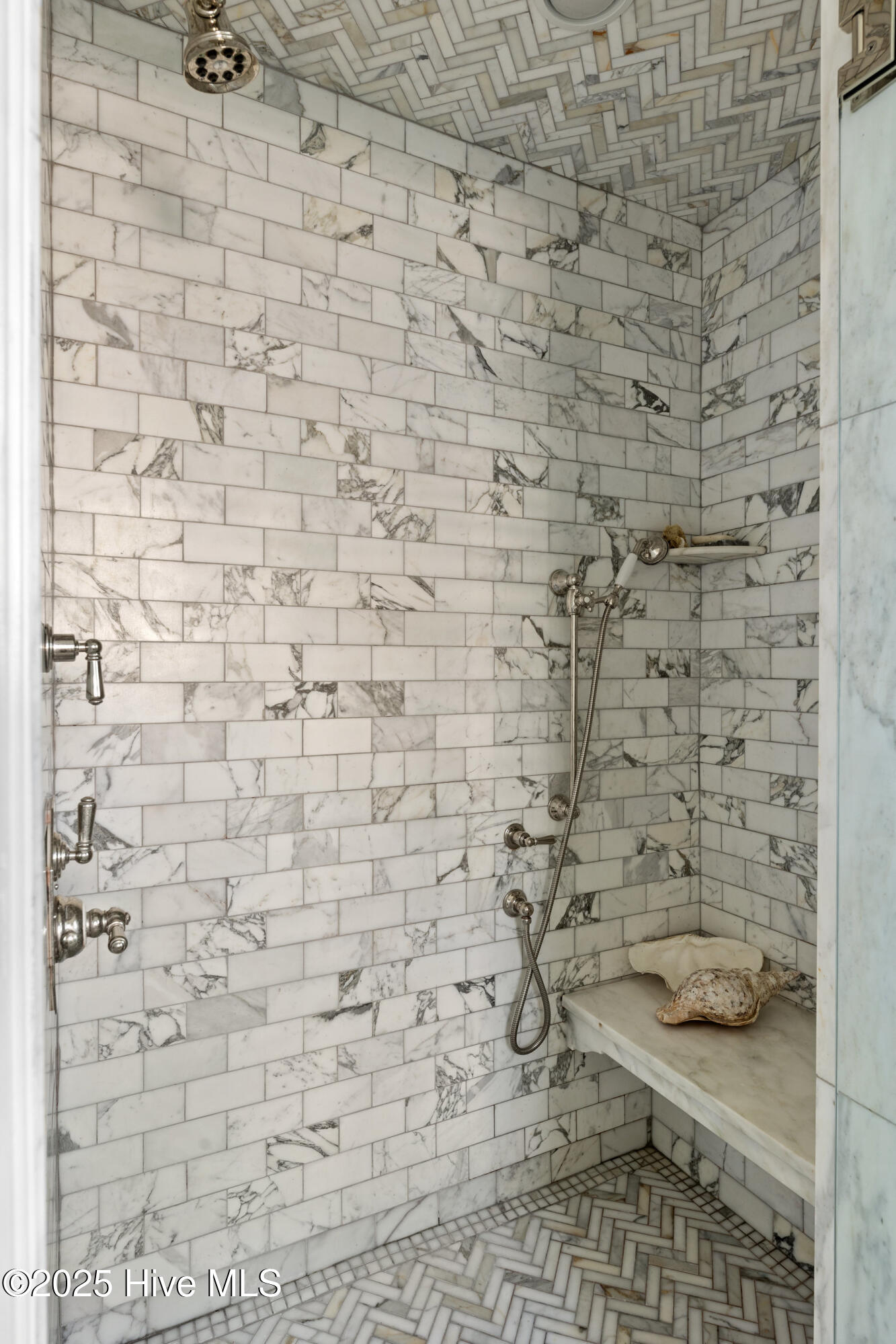 15 Peppervine Trail