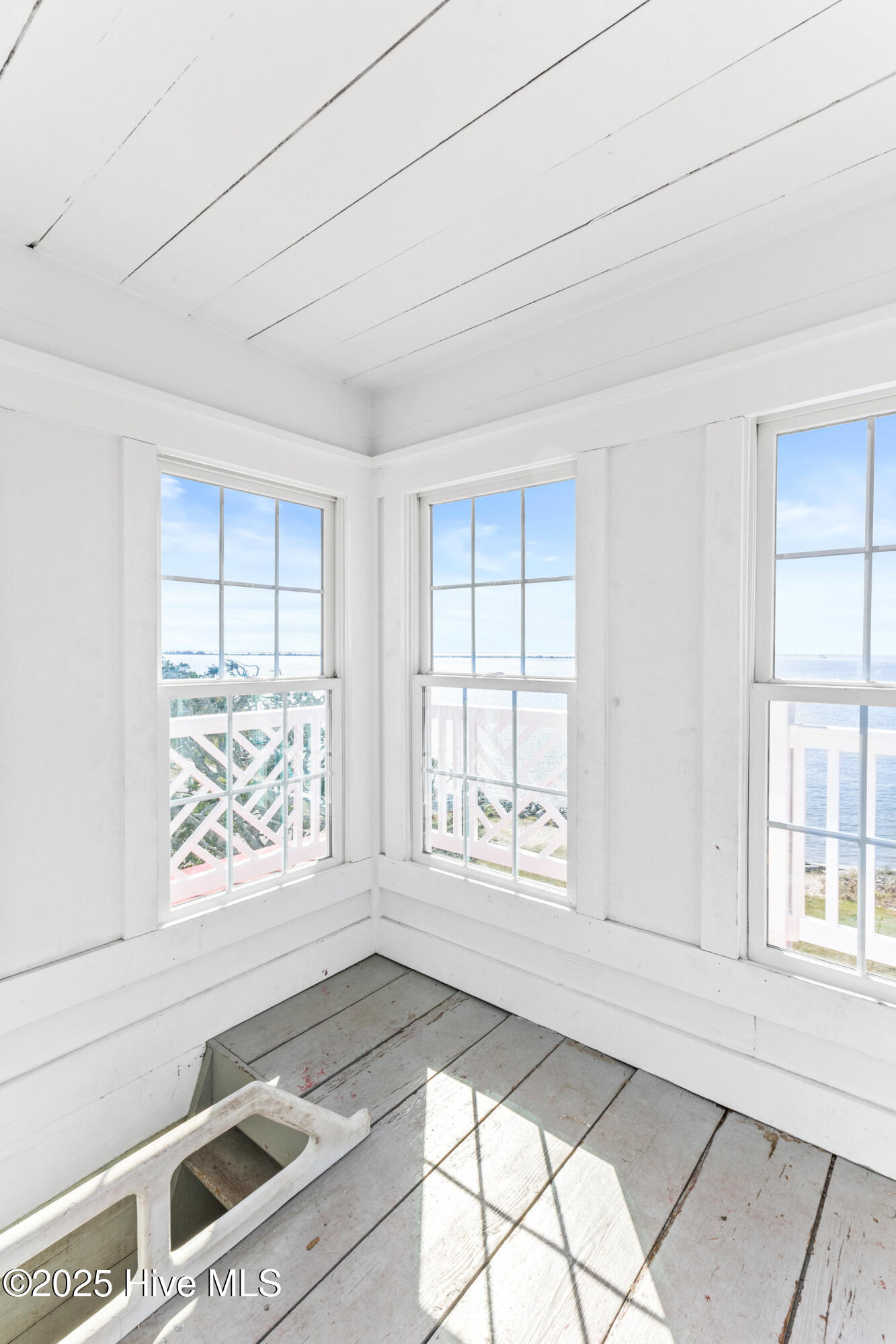216 W Bay Street