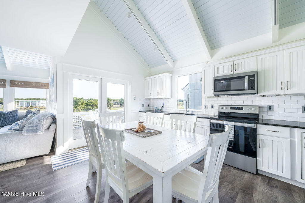 305 S Bald Head Wynd, 54