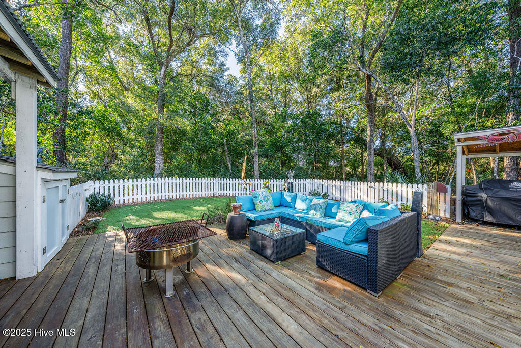 7 Red Bay Court