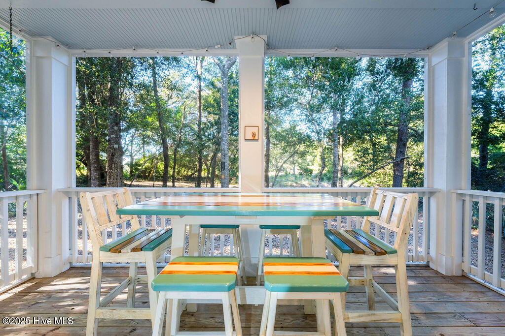 7 Red Bay Court