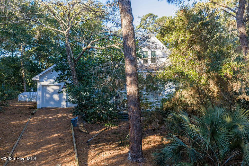7 Red Bay Court