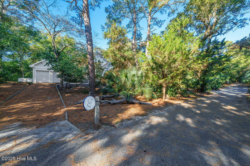 7 Red Bay Court