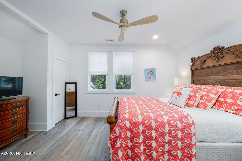 7 Red Bay Court